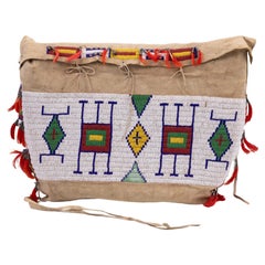 Antiguo bolso de piel de ante y lienzo con cuentas de los indios americanos de las llanuras sioux