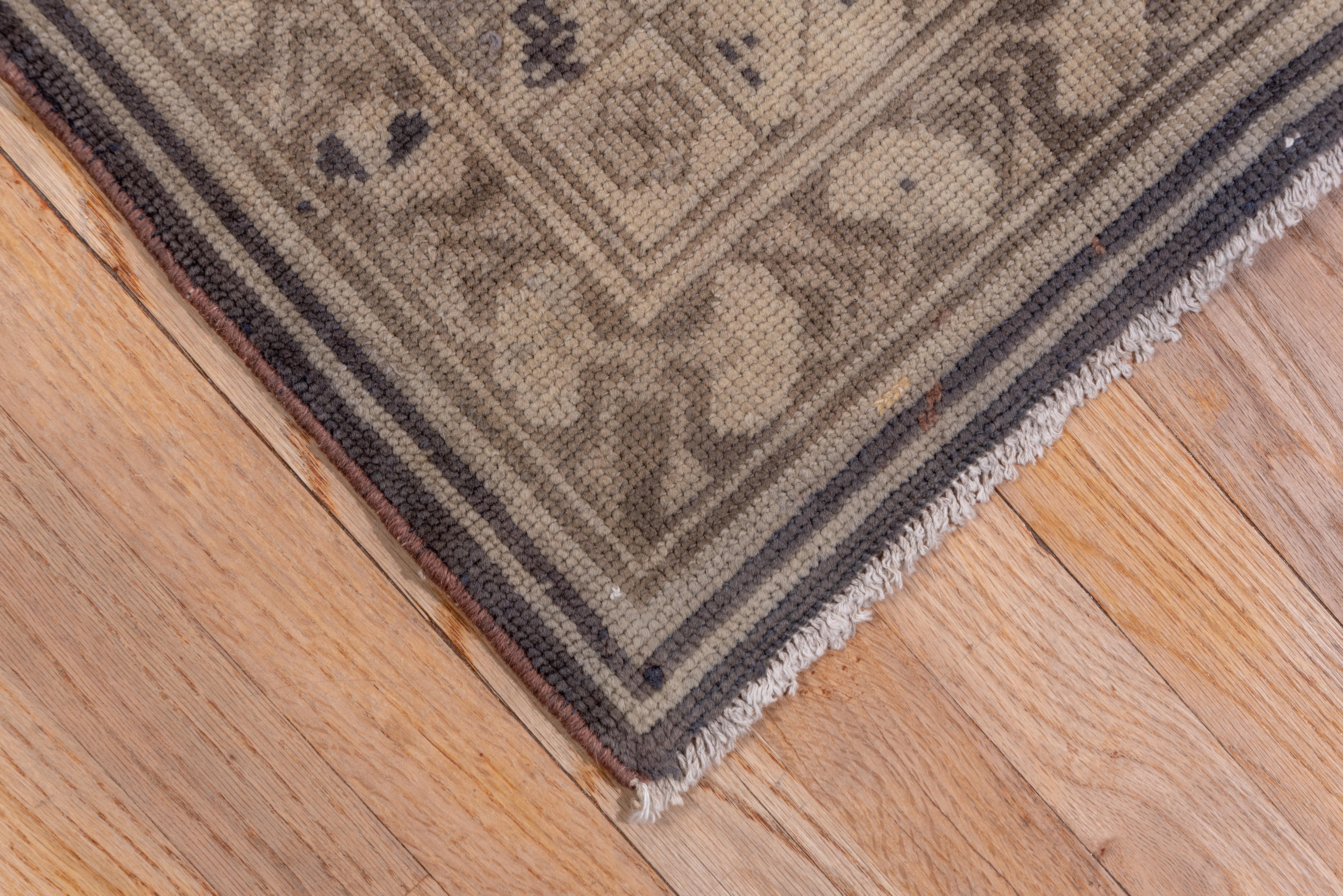 Antique Turkish Sivas Carpet  For Sale 3