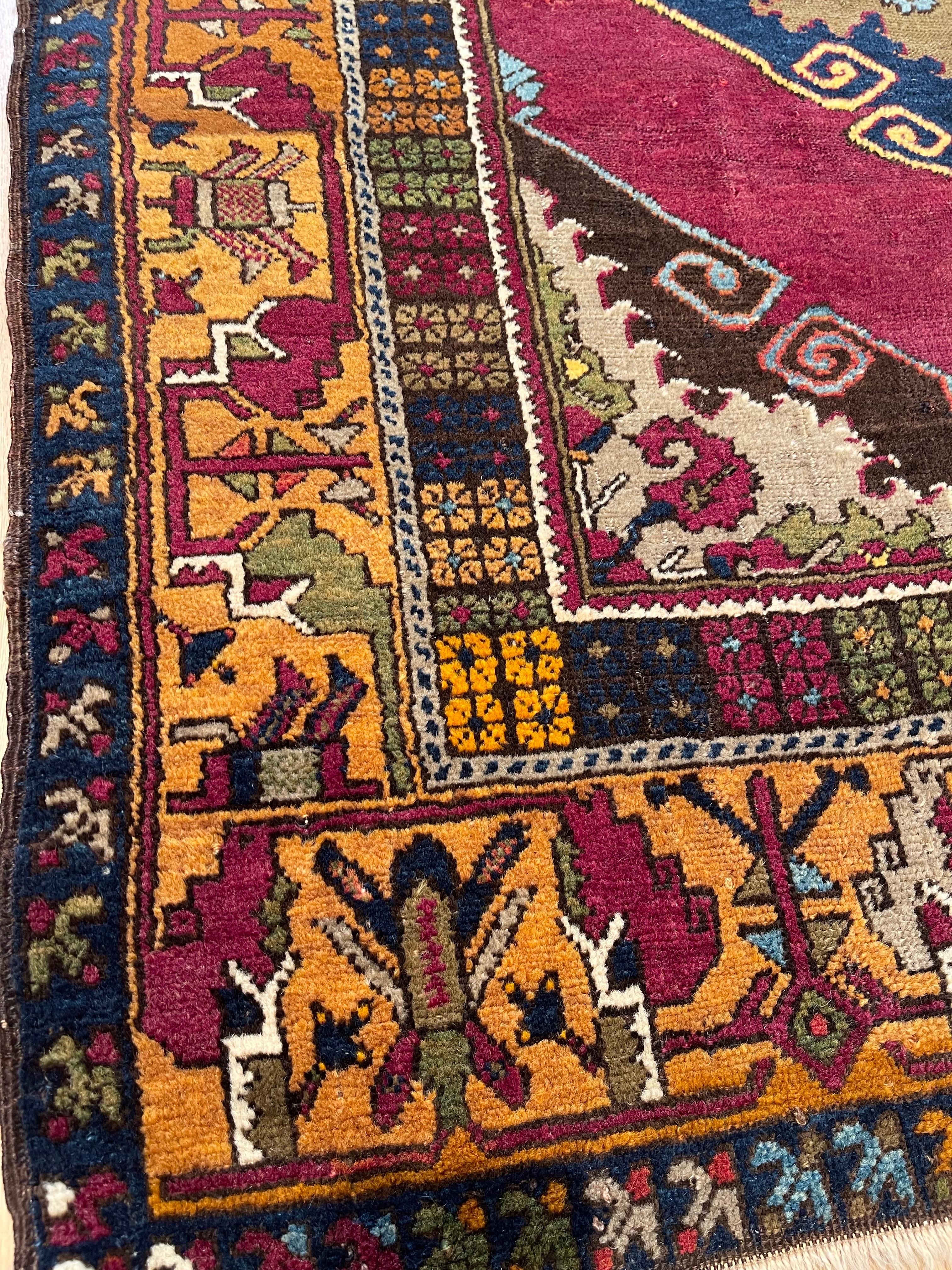 Alfombra antigua Sivas Anatolia Central Medallón Alfombra turca anudada a mano Turco en venta
