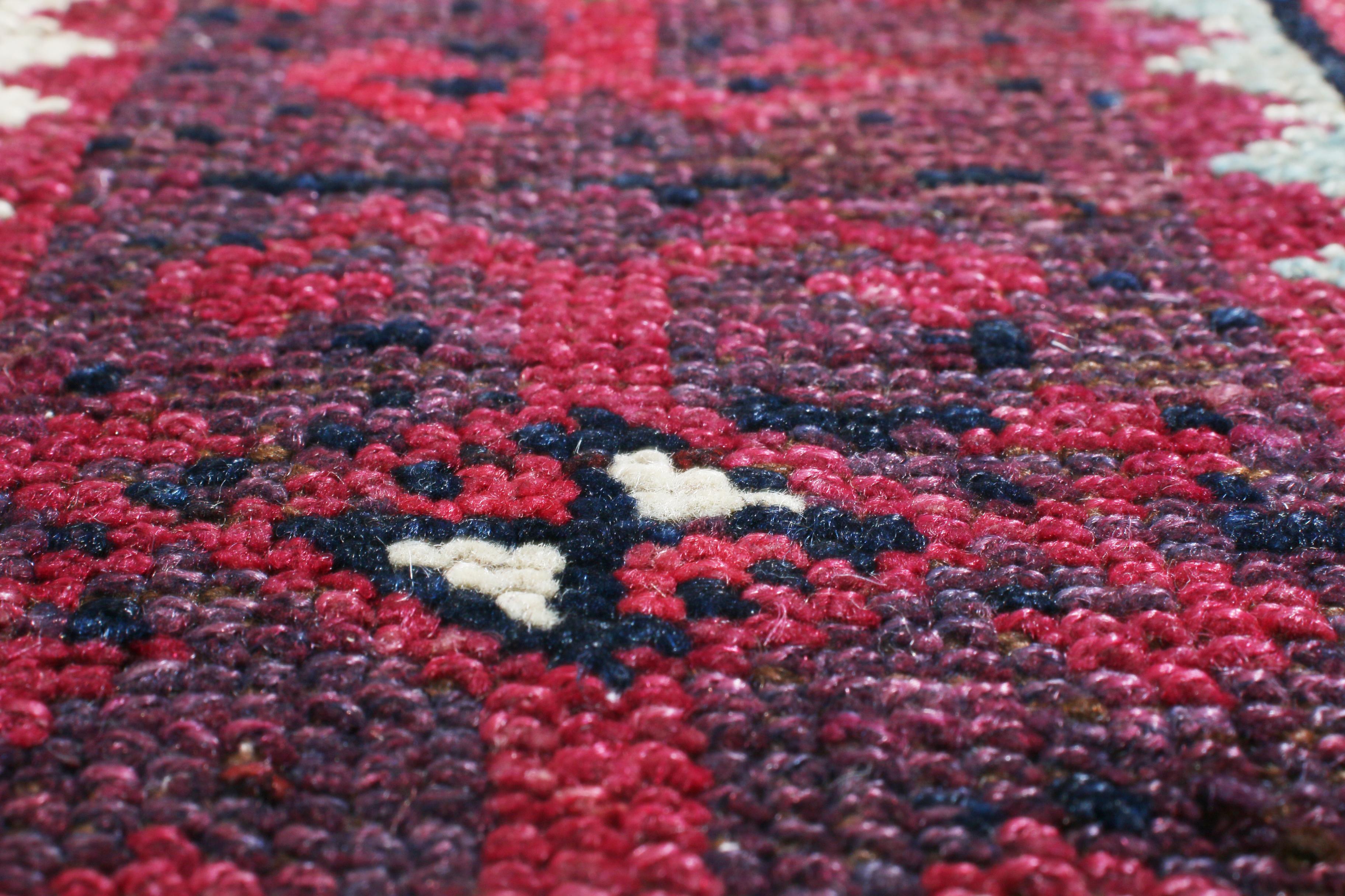 Fin du XIXe siècle Tapis de couloir antique Sivas géométrique en laine rouge de Rug & Kilim en vente