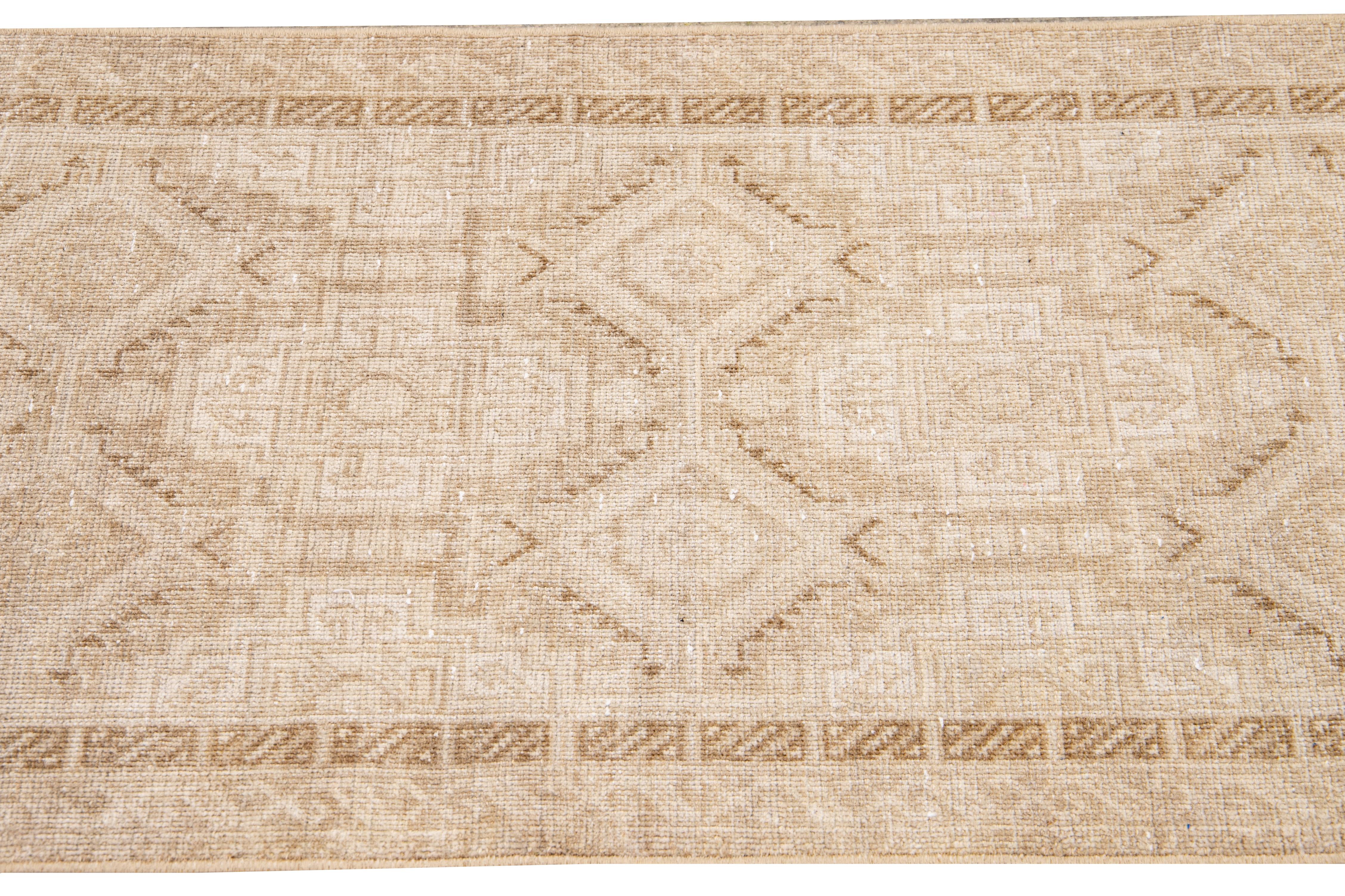 Antiker Sivas handgefertigter Läufer aus beiger Wolle mit Allover-Motiv in Beige (Handgeknüpft) im Angebot
