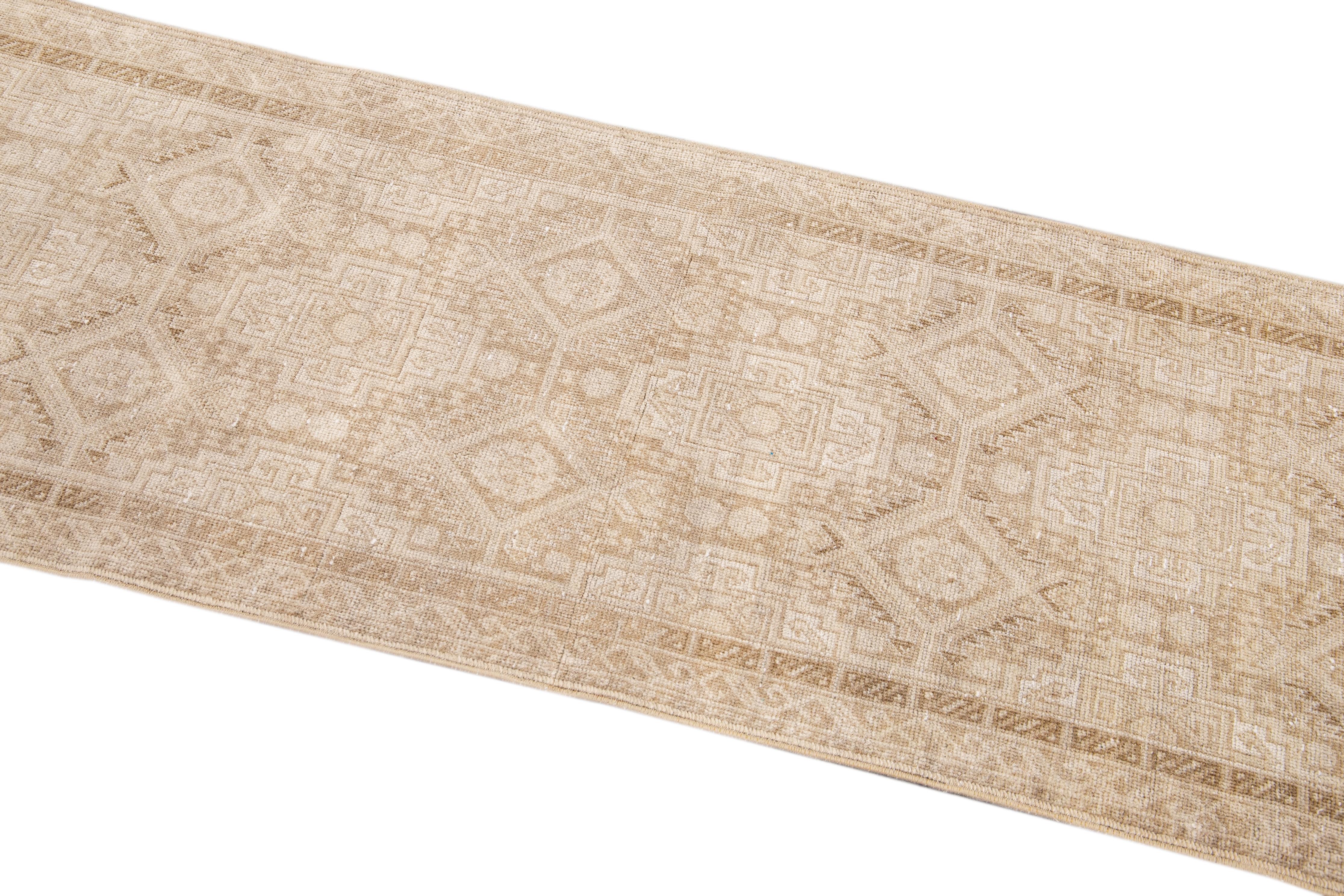 Antique Sivas Handmade Geometric Motif Beige Wool Runner In Excellent Condition For Sale In Norwalk, CT
