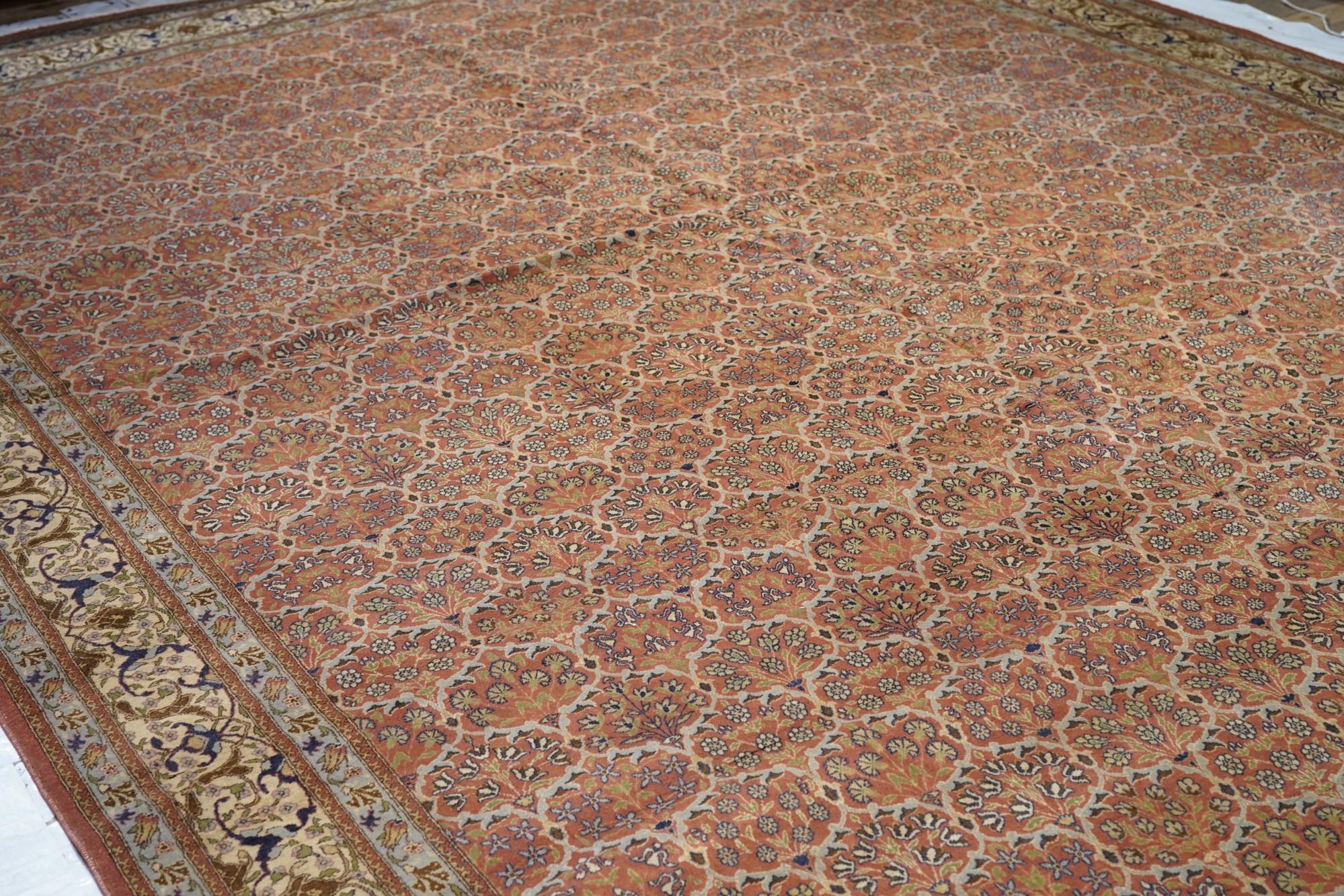Laine Tapis Sivas ancien 10'9'' x 14'9'' en vente