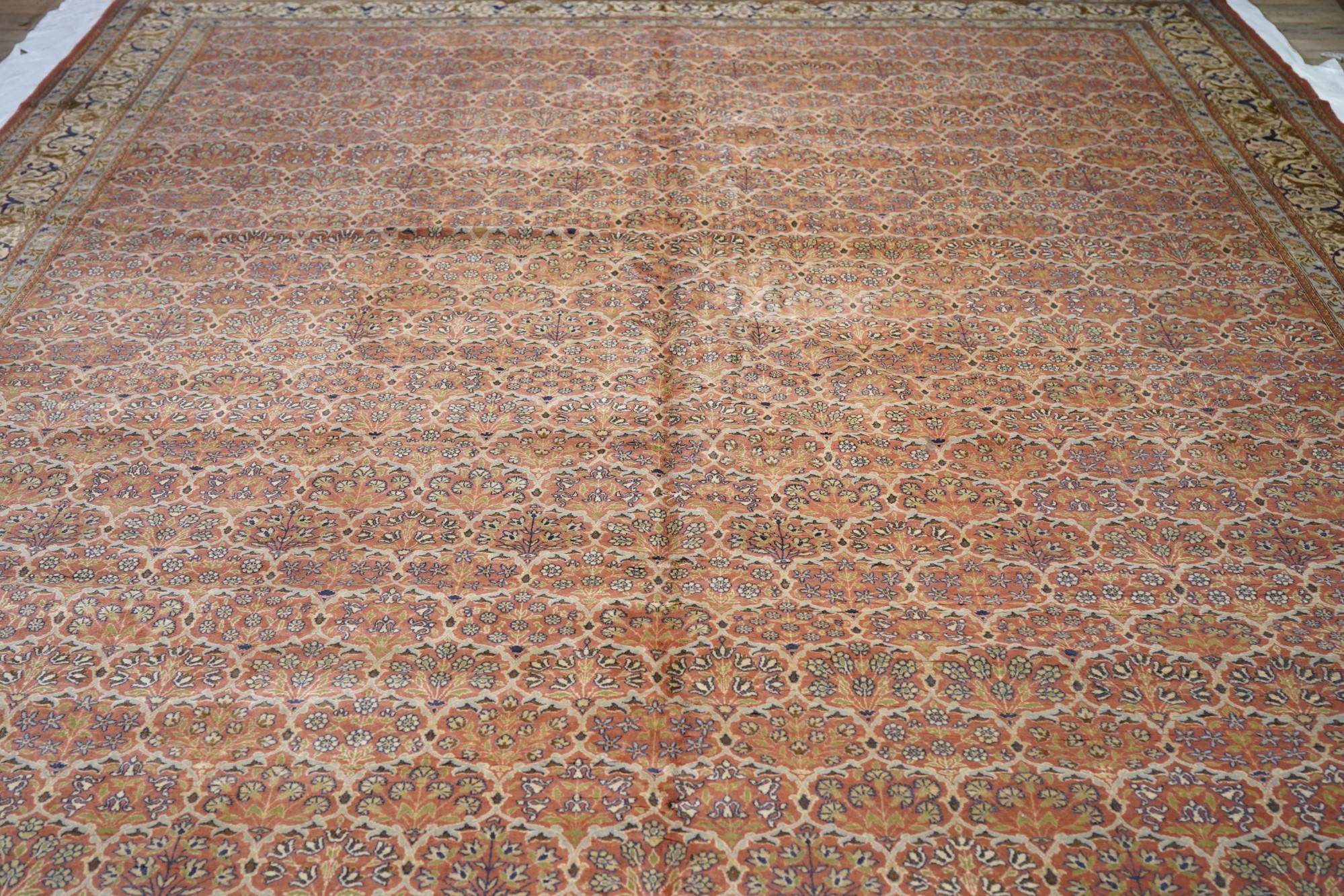 Tapis Sivas ancien 10'9'' x 14'9'' en vente 1