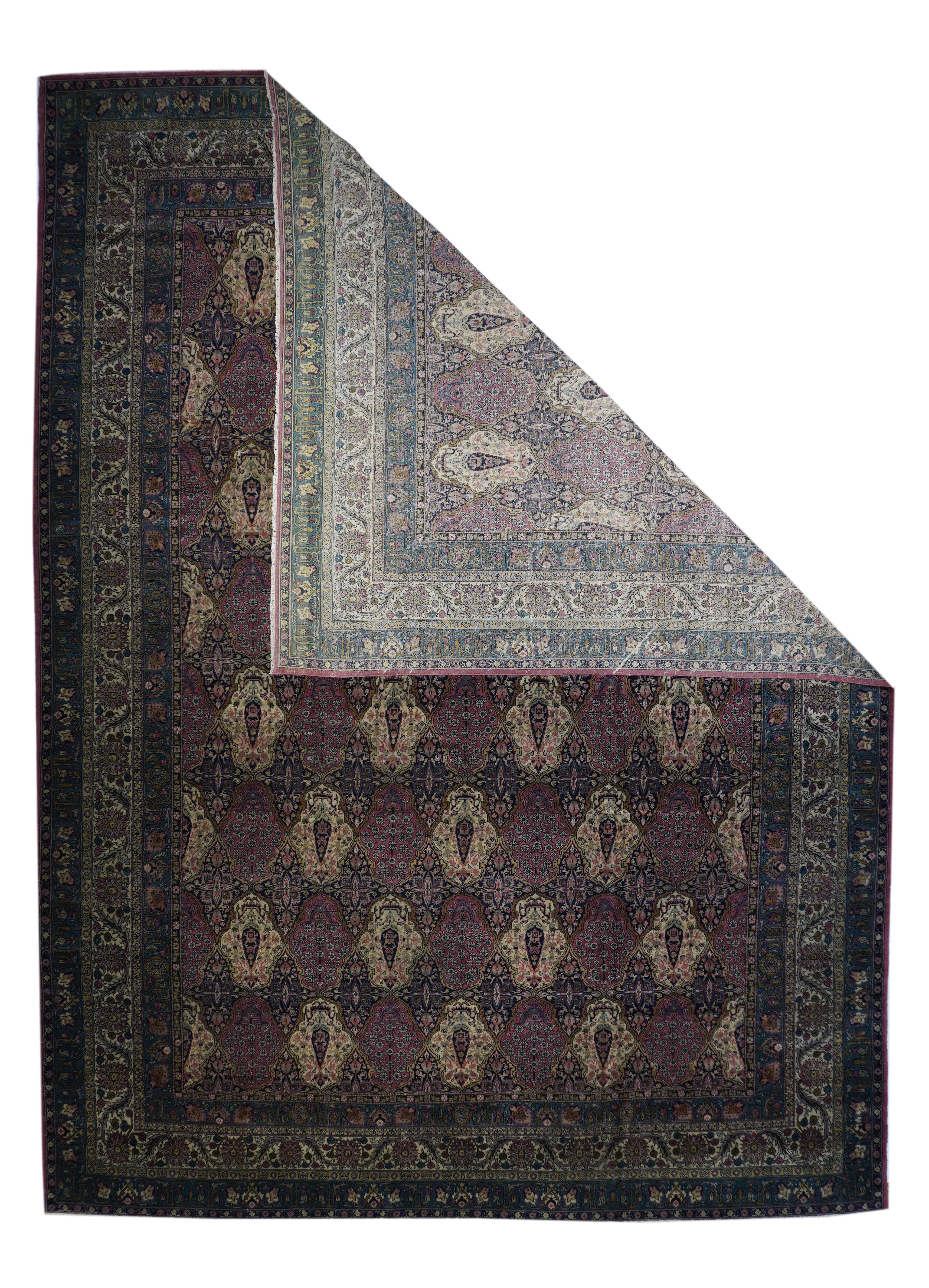 Antique Sivas rug measures 11'7'' x 16'0''.