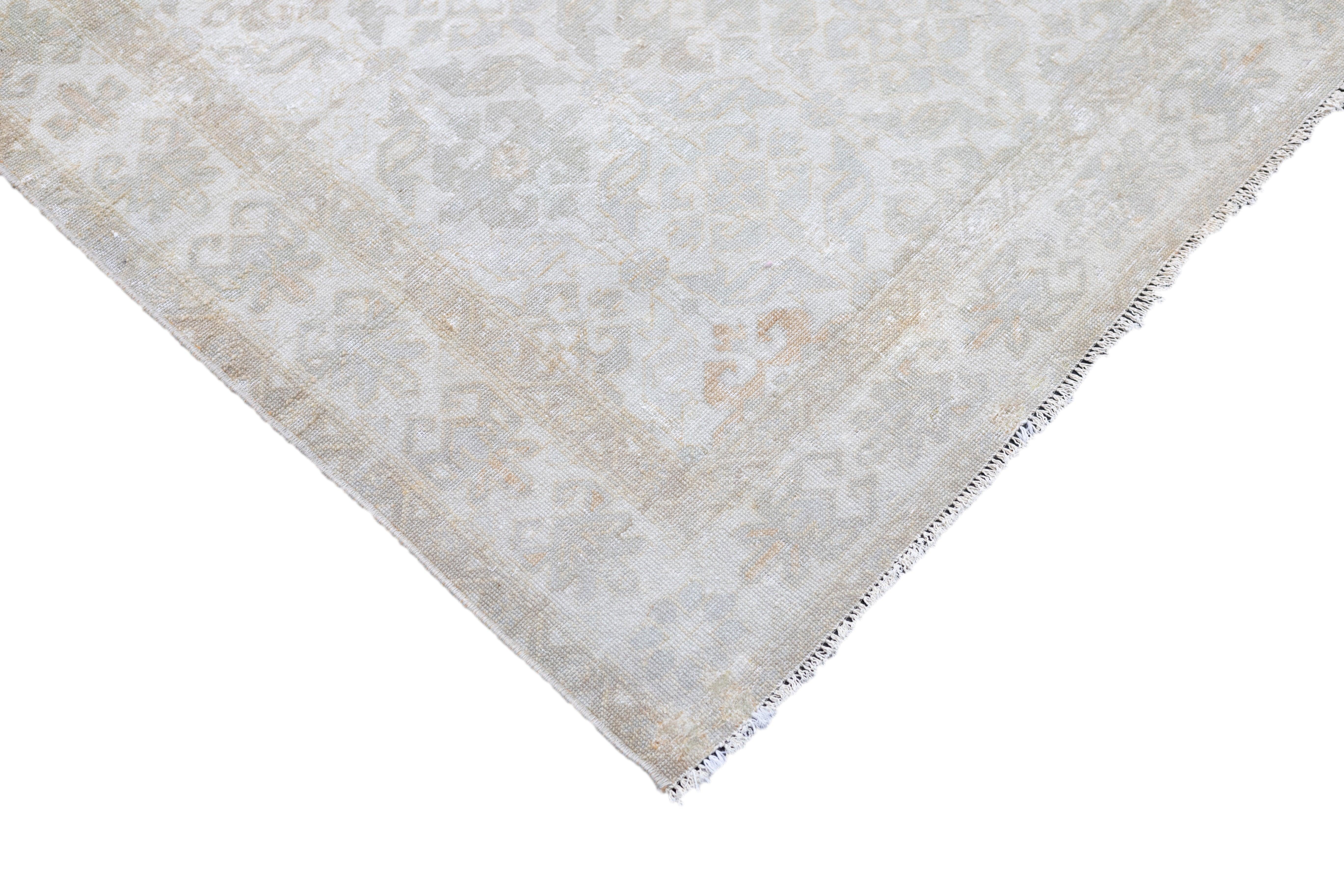 Antiker Sivas-Teppich 3'4'' x 4'2'' (Türkisch) im Angebot