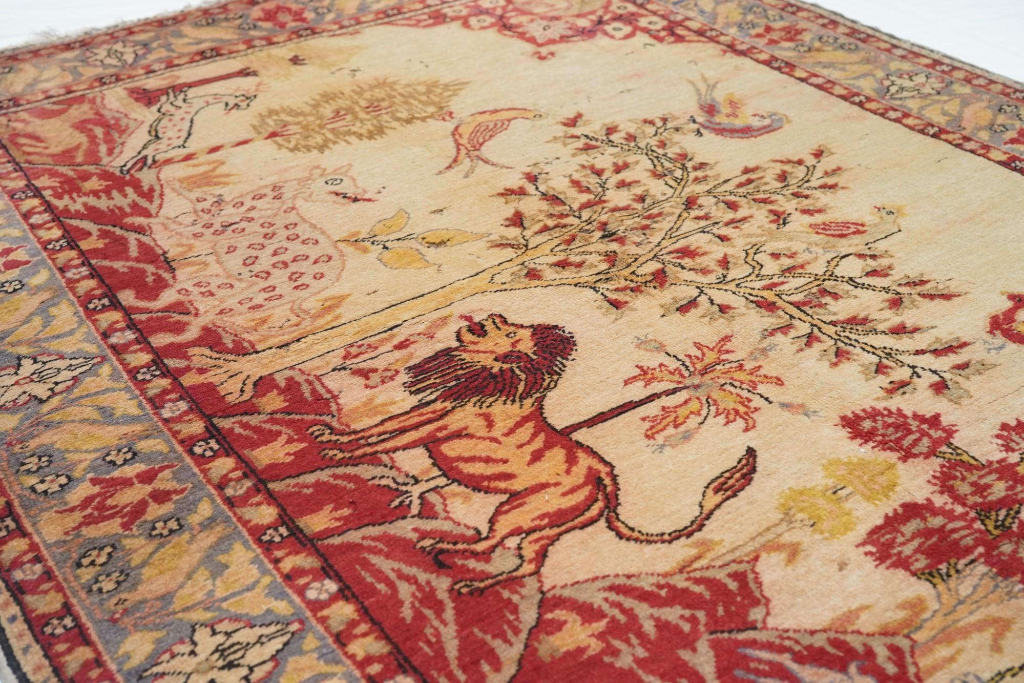 Antique Sivas Rug 5'0'' x 7'3'' In Excellent Condition For Sale In New York, NY