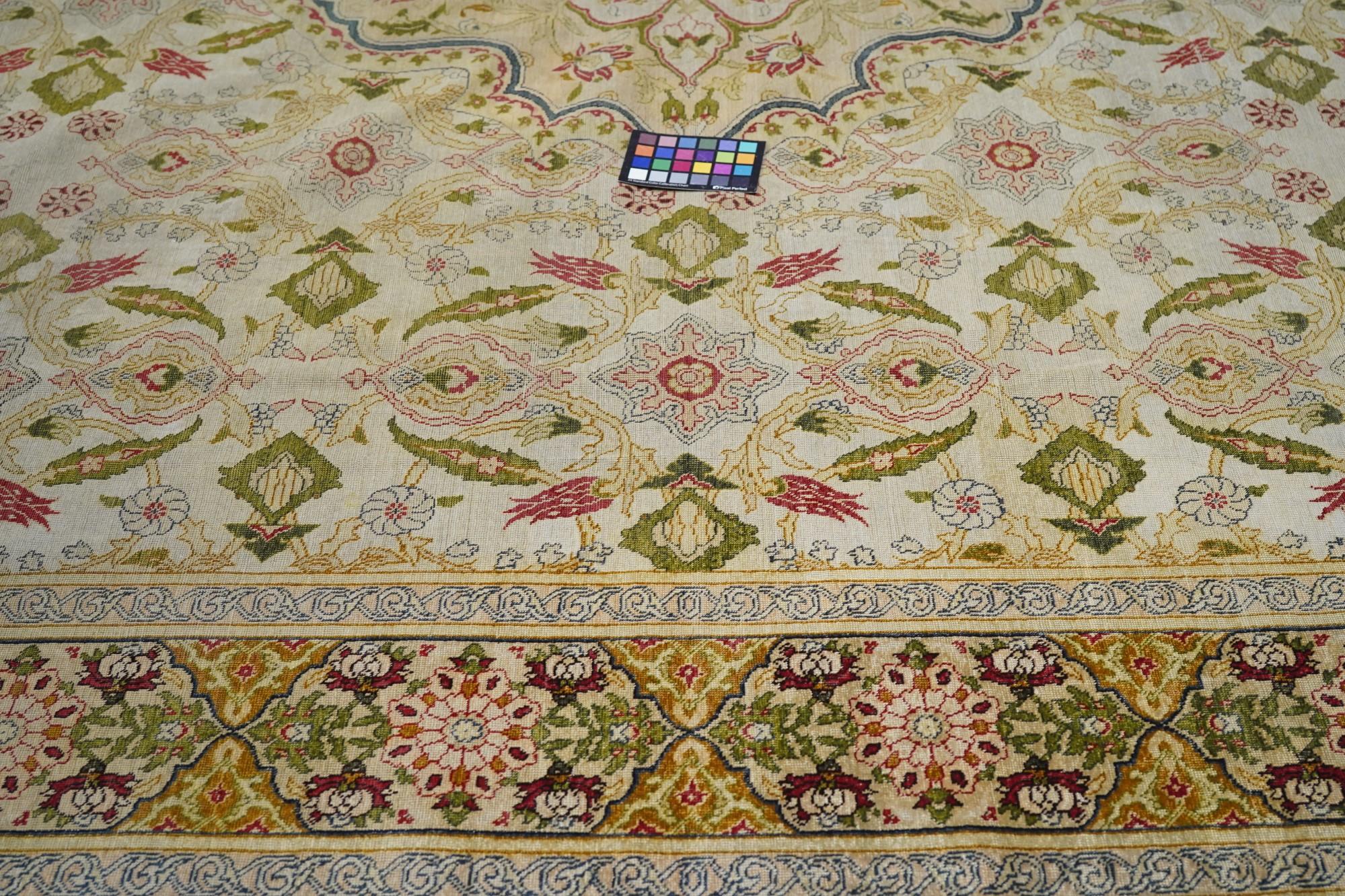 Late 18th Century Silk Turkish Sivas Rug  For Sale 4