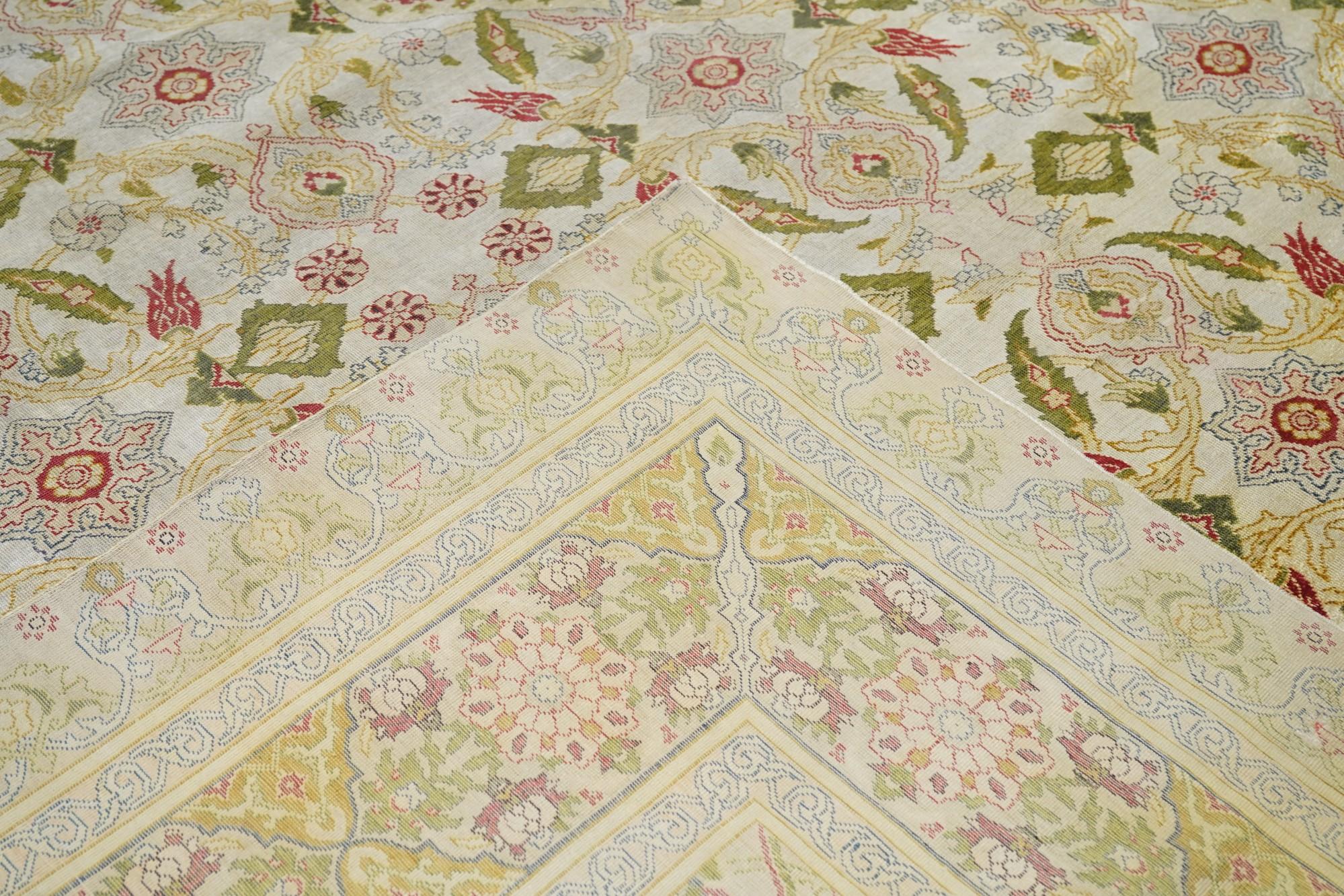 Türkischer Sivas-Teppich aus Seide, 18. Jahrhundert  im Angebot 6