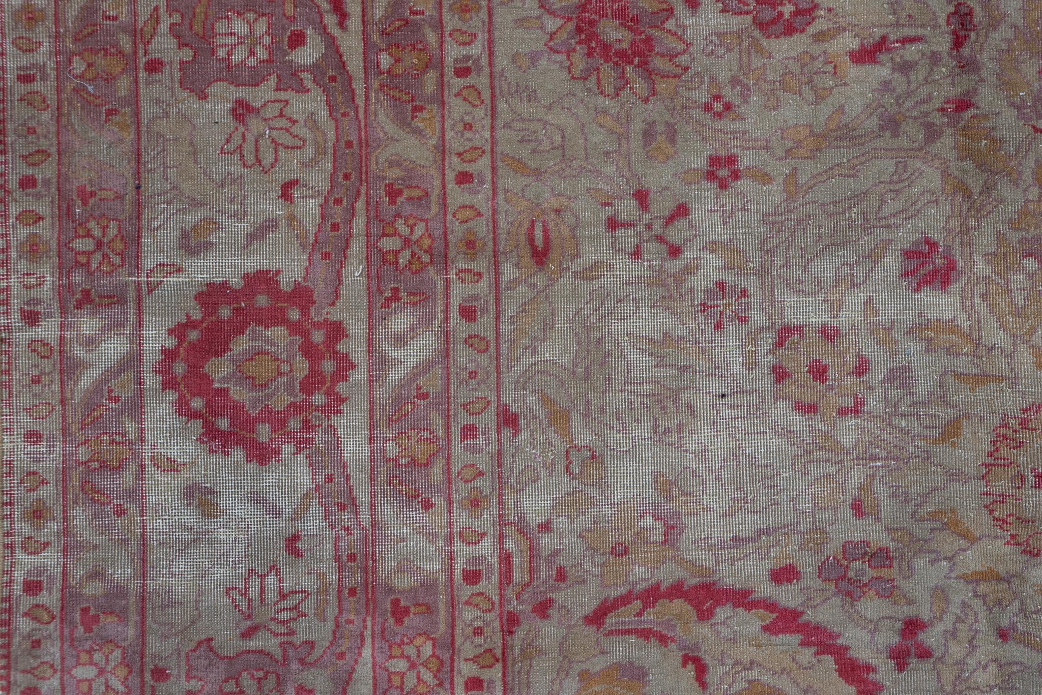 Antiker Sivas-Teppich mit detailliertem Medaillon und beigefarbenen Tönen (Türkisch) im Angebot