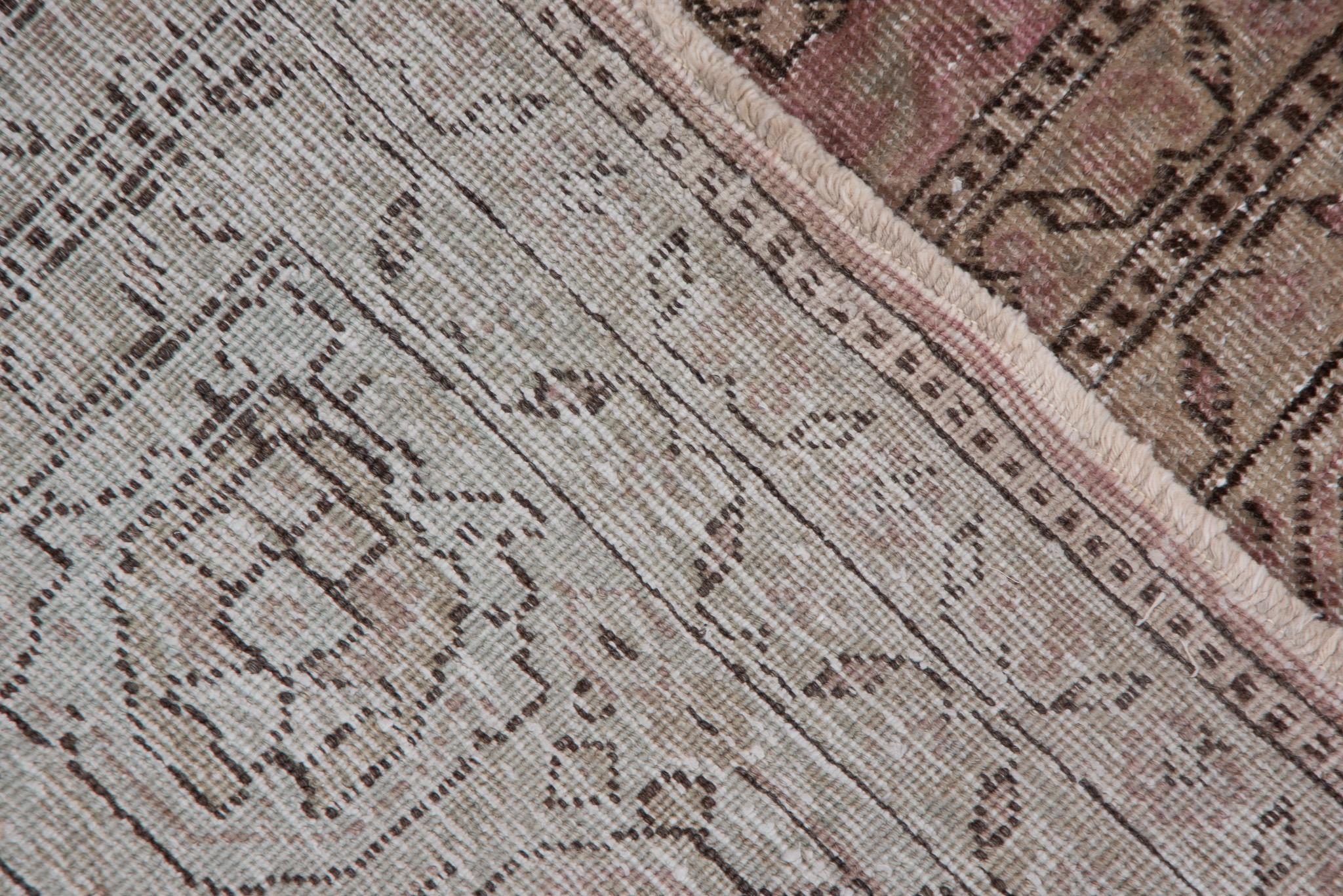 Antiker Sivas-Teppich mit Blumenmuster (Tabriz) im Angebot