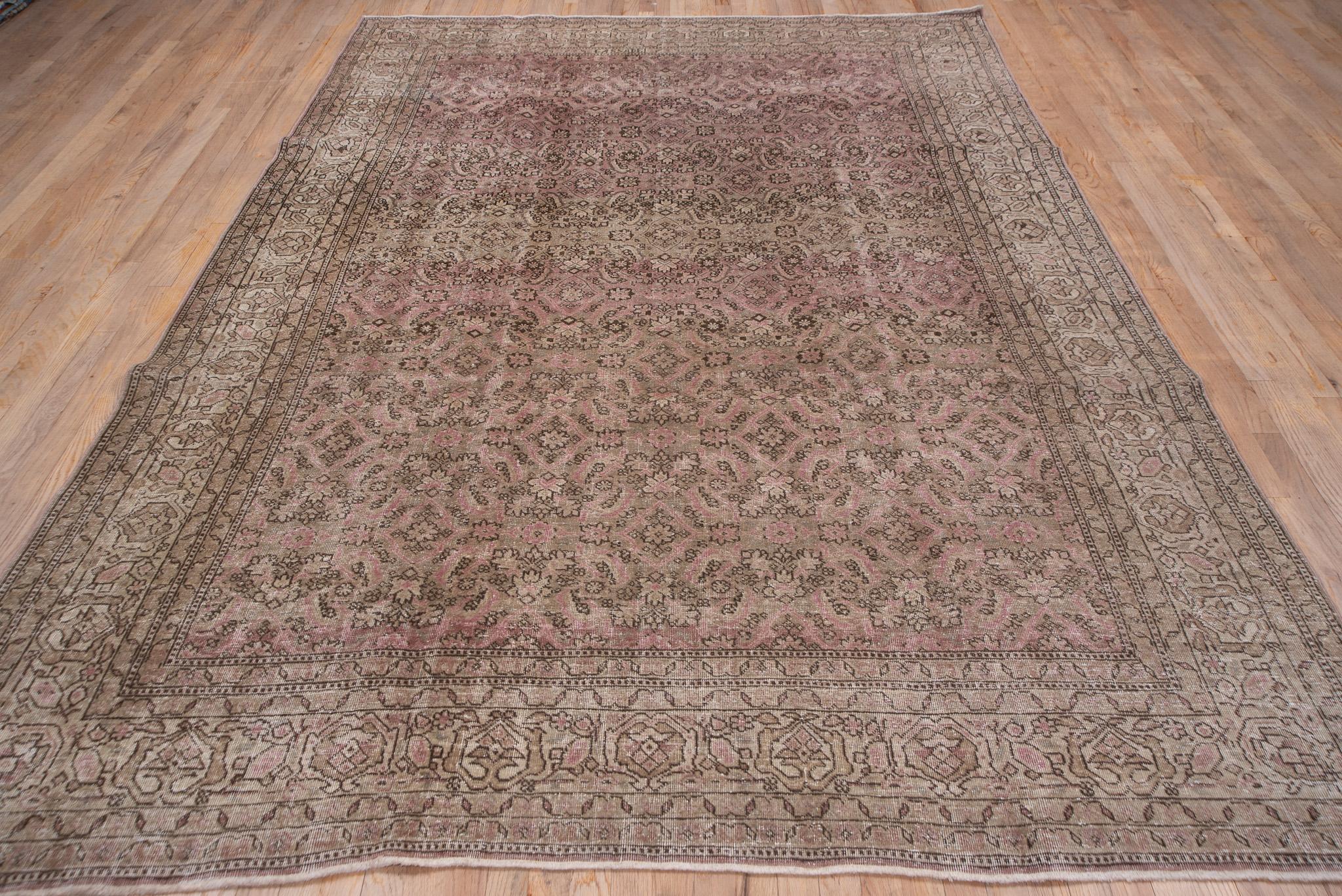 Antiker Sivas-Teppich mit Blumenmuster im Zustand „Hervorragend“ im Angebot in New York, NY