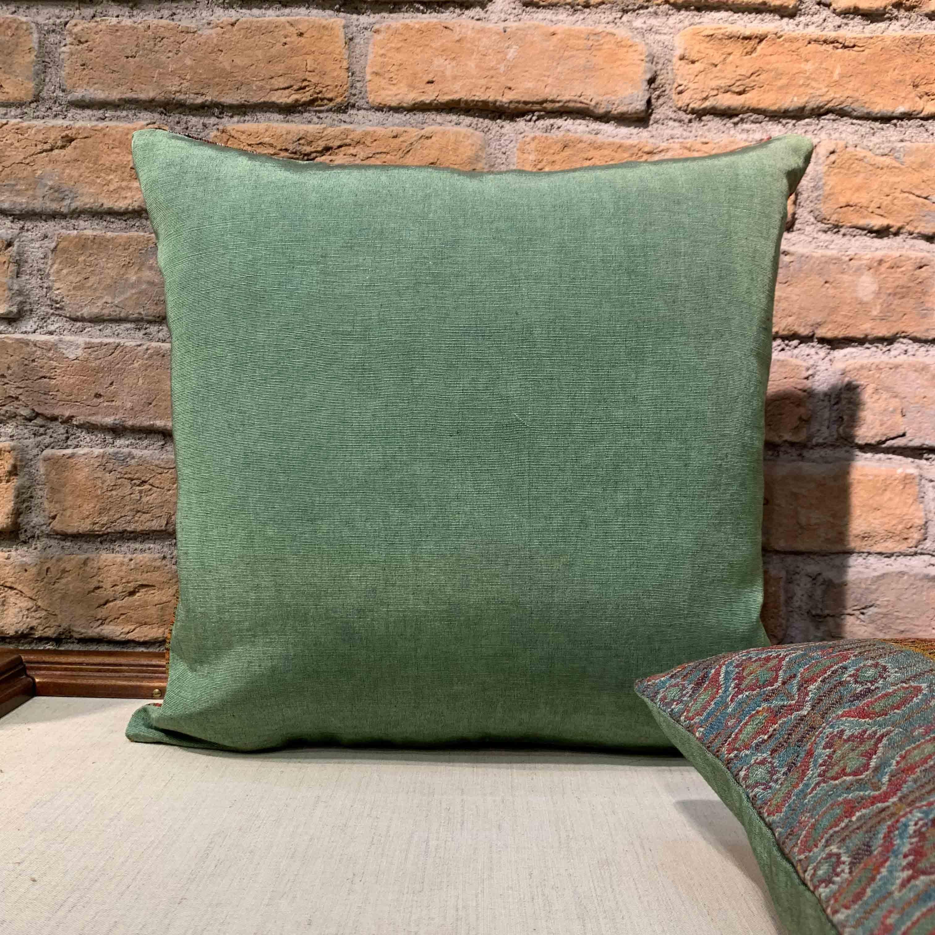 XXIe siècle et contemporain Housse de coussin antique en laine de Sivas en vente