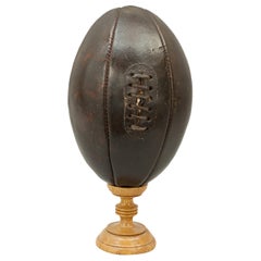 Antique ballon de rugby à six panneaux