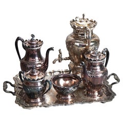 Antigüedades de seis piezas Simpson, Hall, Miller & Co. Juego de té figurado plateado C1890