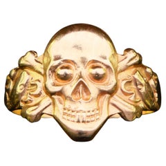 Antiker Totenkopf Skull and Crossbones Herrenring massiv 18K Gold Ø 11.5 US / 5.4gr