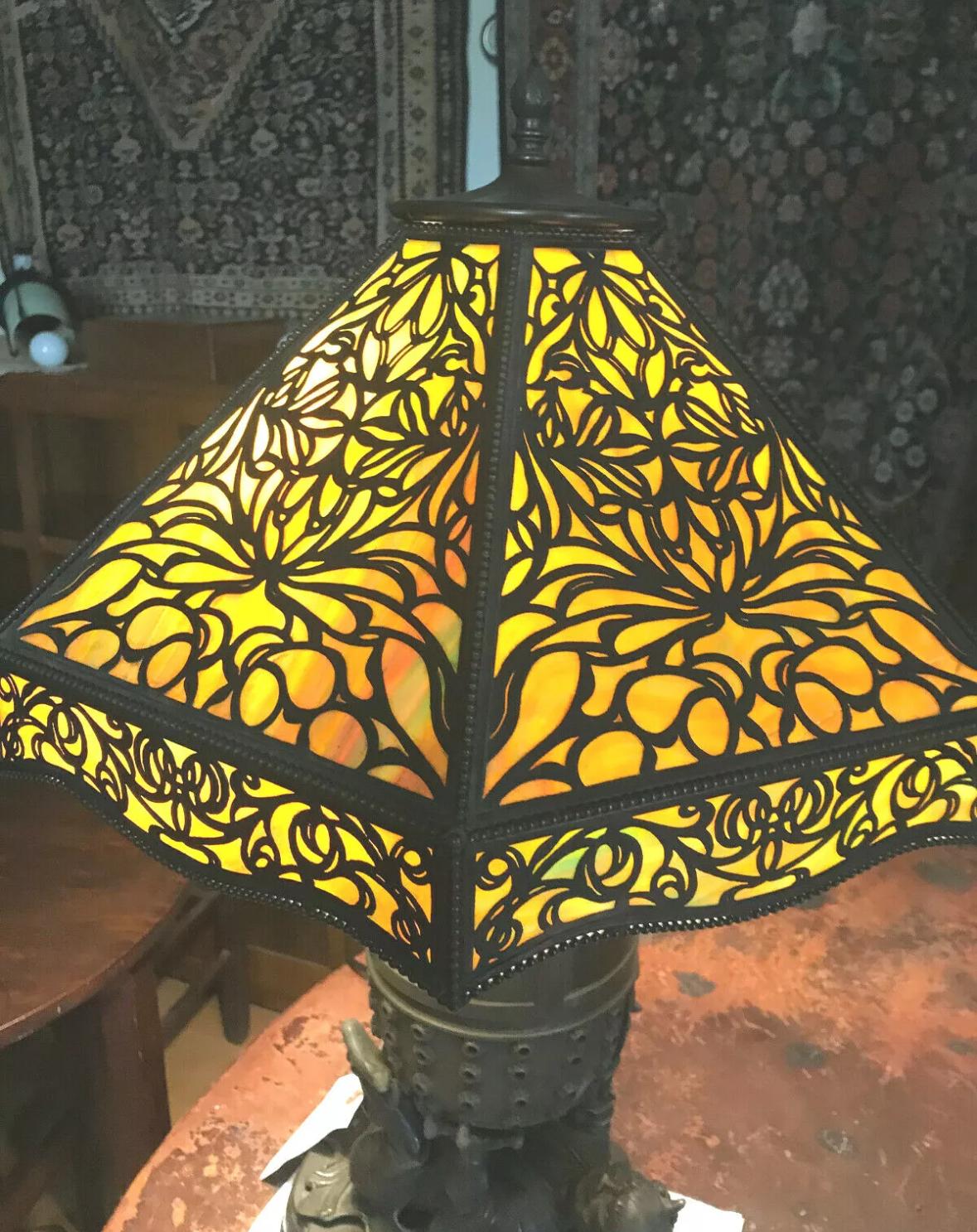 Antike Tischlampe aus Schlackenglas - W5820   VERKAUF  20%   AUS im Zustand „Gut“ im Angebot in Shamokin Dam, PA