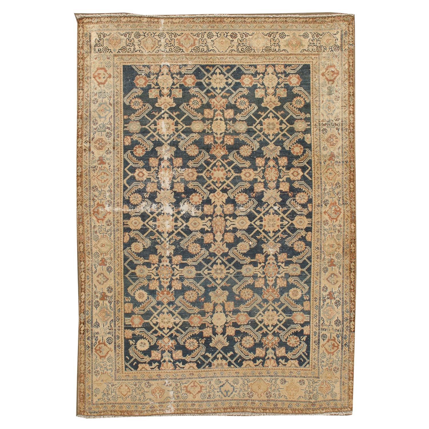 Antiker leicht bearbeiteter persischer Malayer-Teppich im Used-Look, um 1900, 4'4 x 5'5