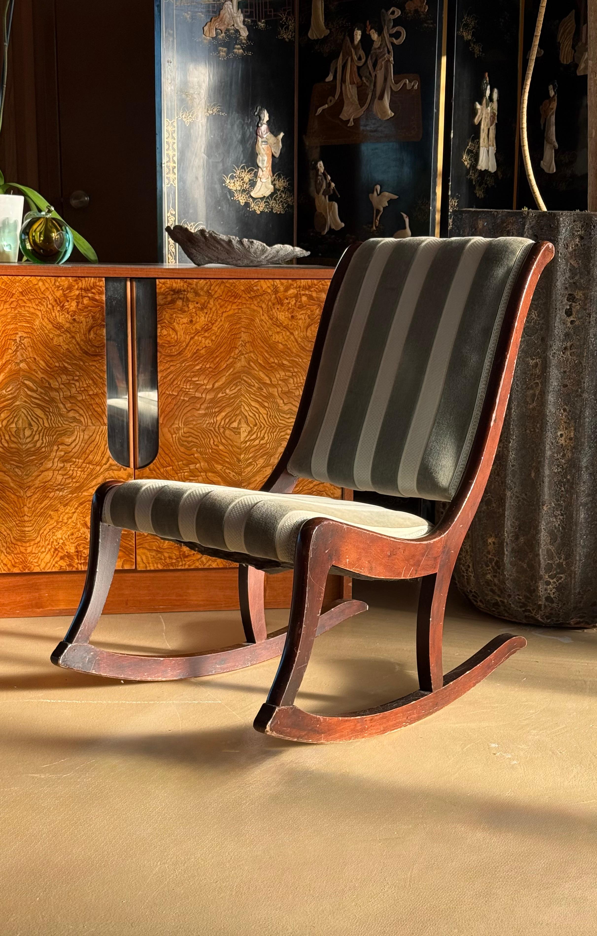 Slipper Rocker Antique slipper rocking chair in cherrywood and blue velvet, late 19th ...