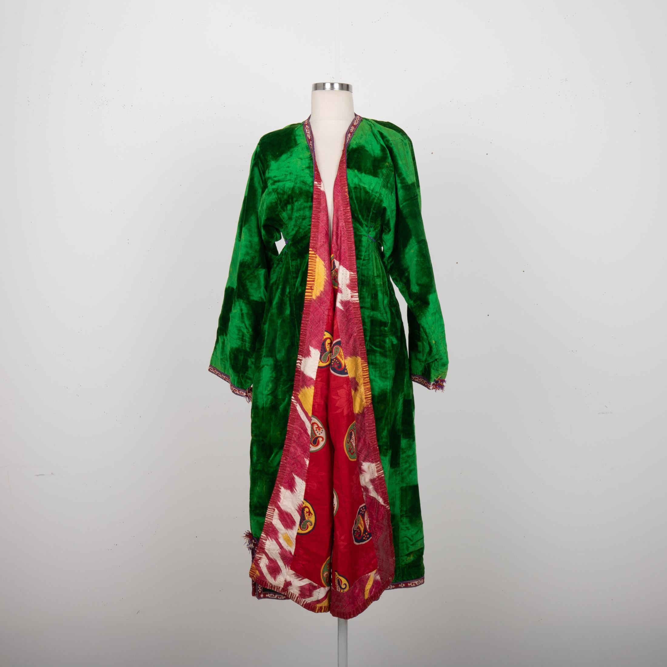 Antiker Samt Chapan, Usbekistan, Anfang 20. im Angebot 5