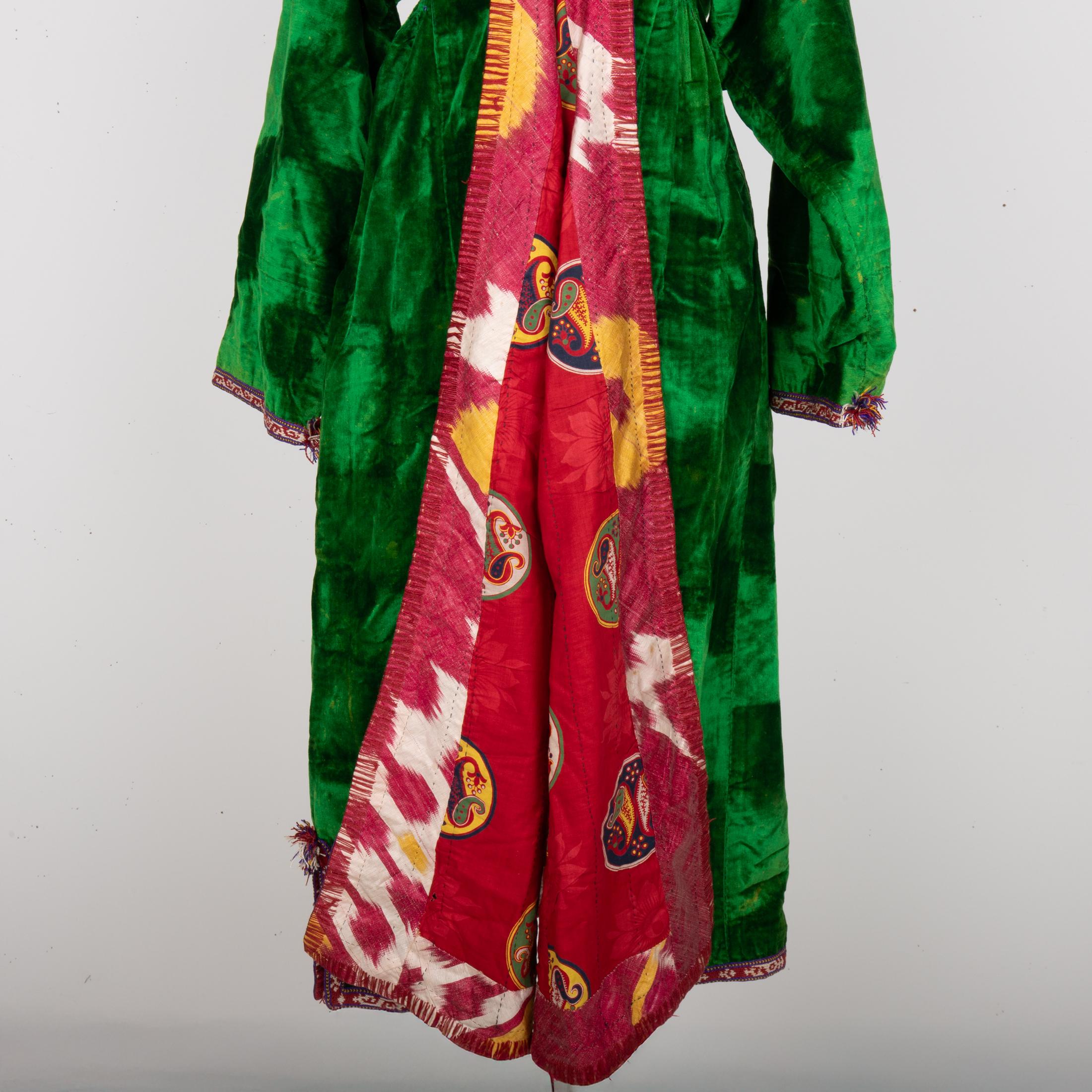 Antiker Samt Chapan, Usbekistan, Anfang 20. im Angebot 7