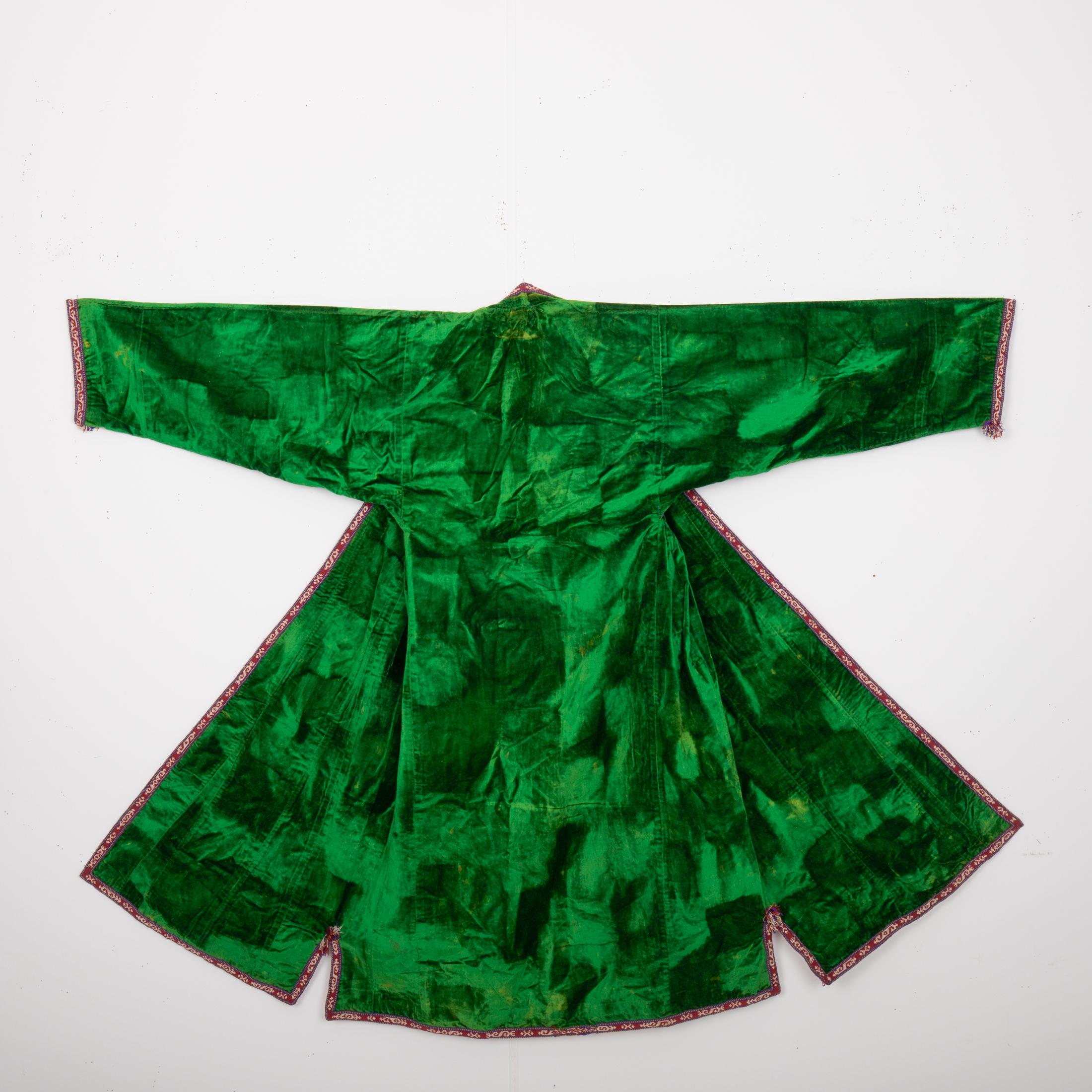 Ein seltenes Beispiel für Chapans aus dem frühen 20. Jh. mit einem seltenen russischen Rollendruck.