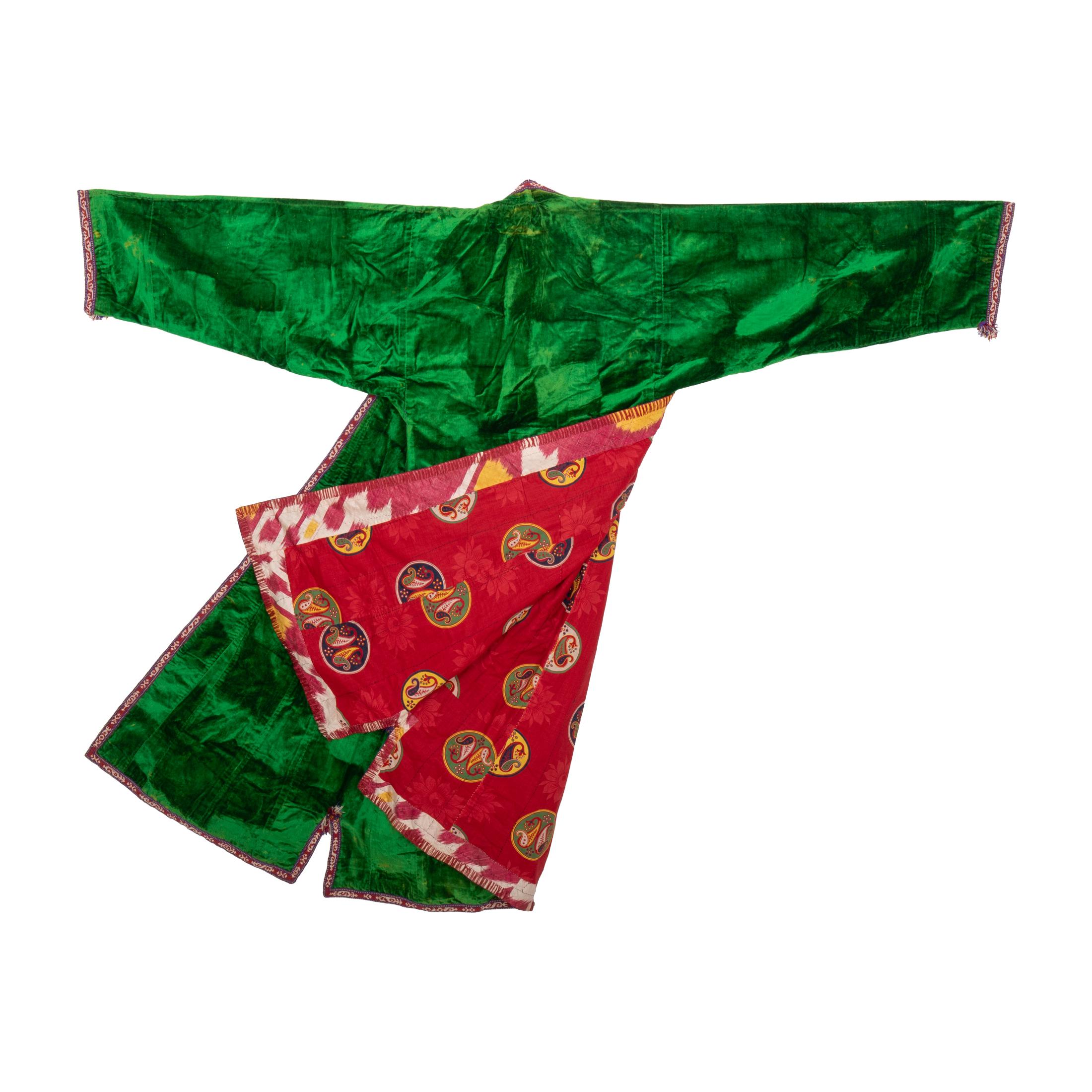 Antiker Samt Chapan, Usbekistan, Anfang 20. (Volkskunst) im Angebot