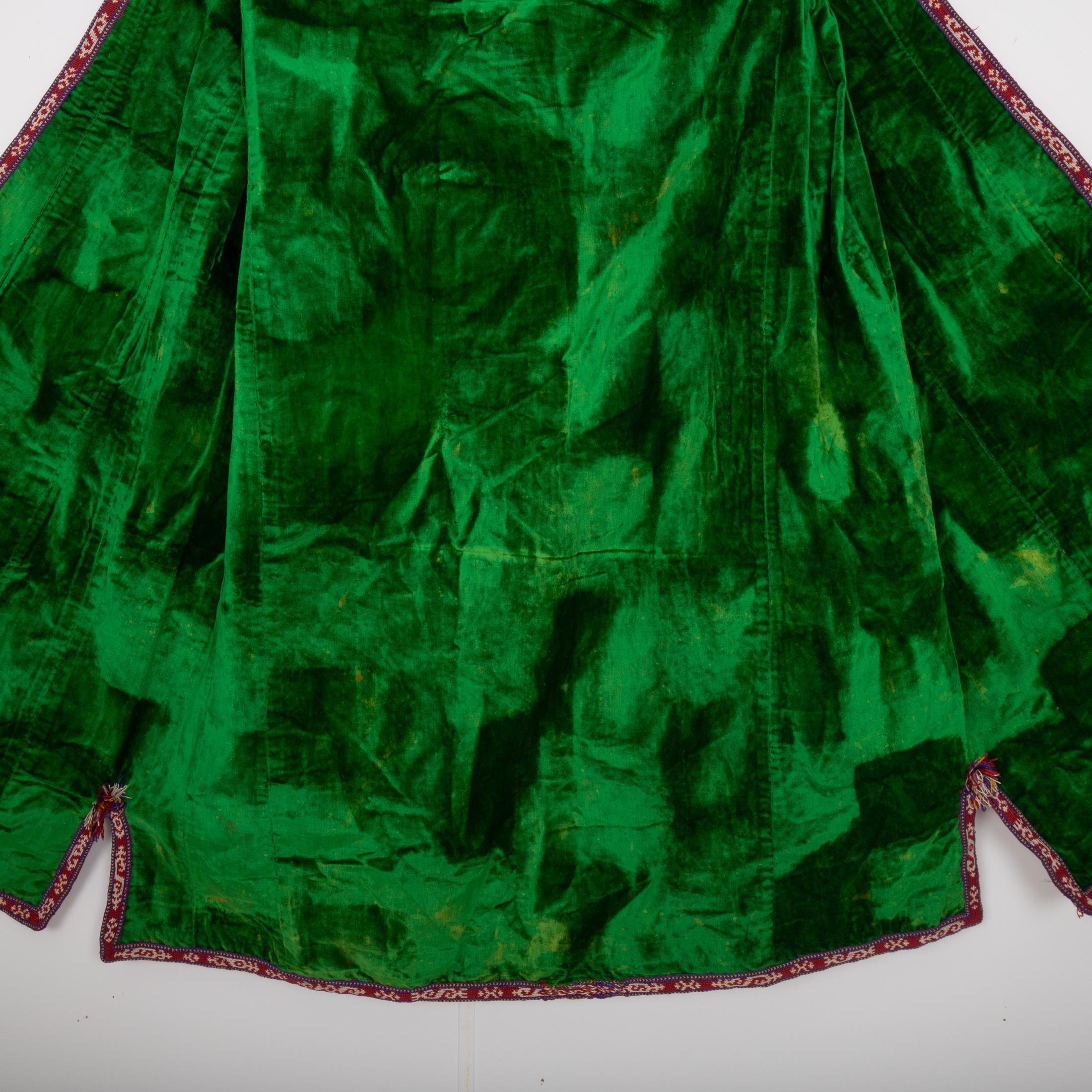 Antiker Samt Chapan, Usbekistan, Anfang 20. im Zustand „Relativ gut“ im Angebot in Istanbul, TR