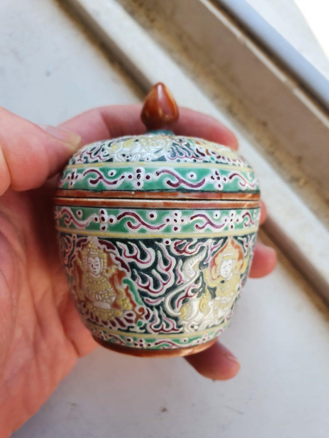 Polychromed Antique Small 18/19C Chinese Porcelain Thai Bencharong Jar Thepphanom with No
