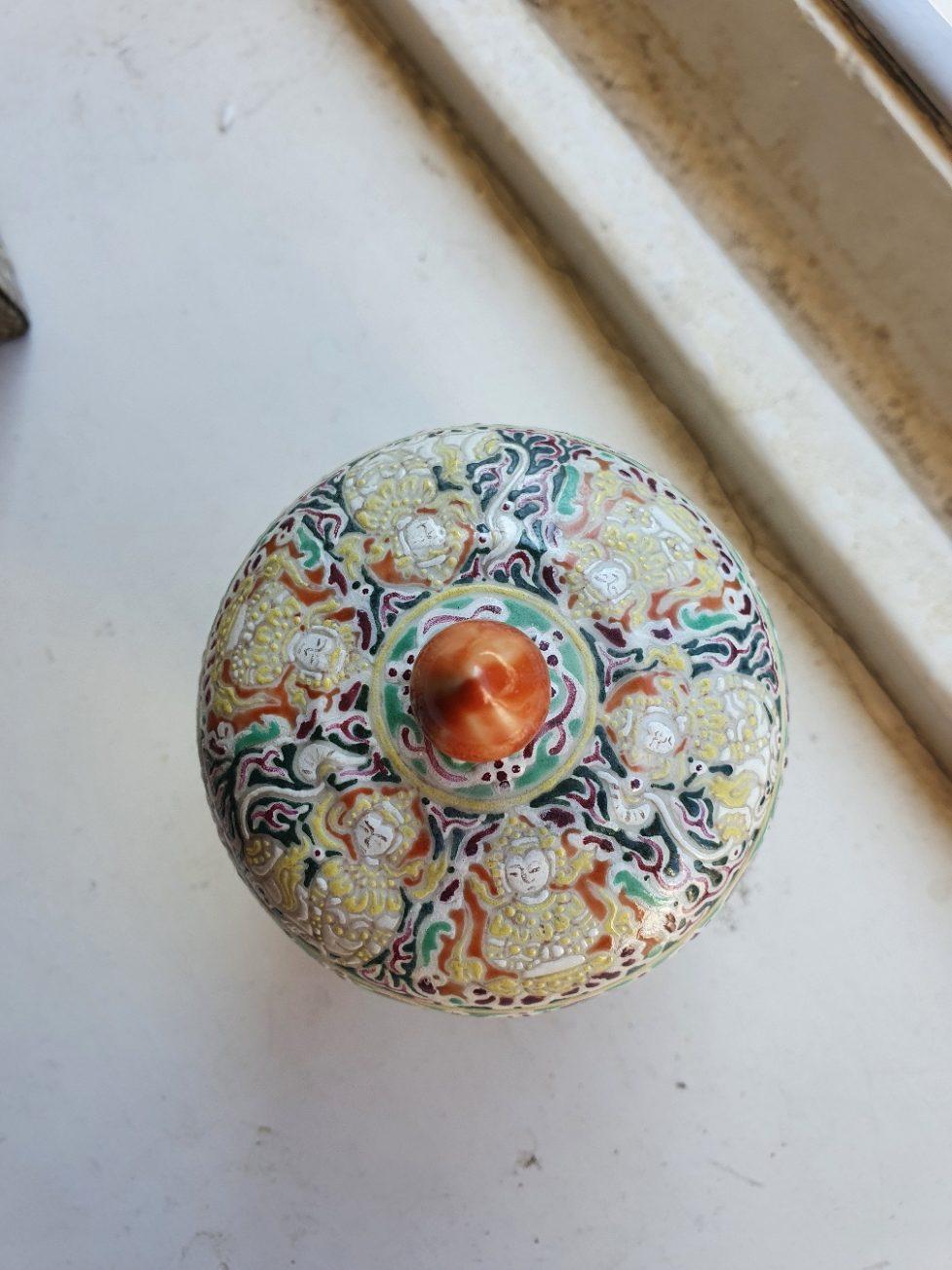Antique Small 18/19C Chinese Porcelain Thai Bencharong Jar Thepphanom with No 4