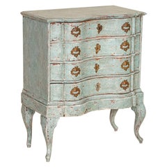 Ancienne petite commode à tiroirs peinte en bleu, table de nuit