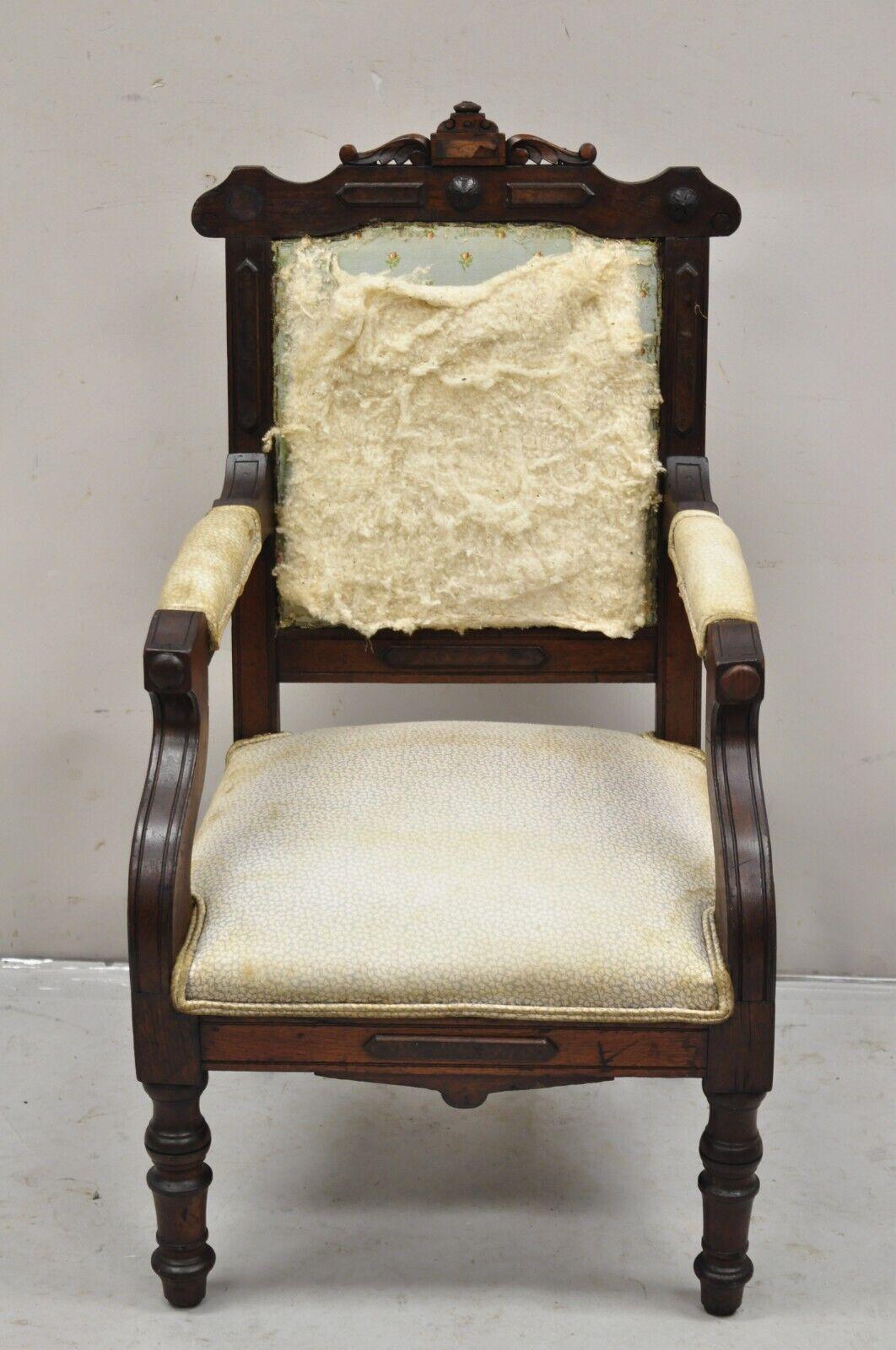 Victorien Antique fauteuil de salon victorien Eastlake pour petit enfant en vente