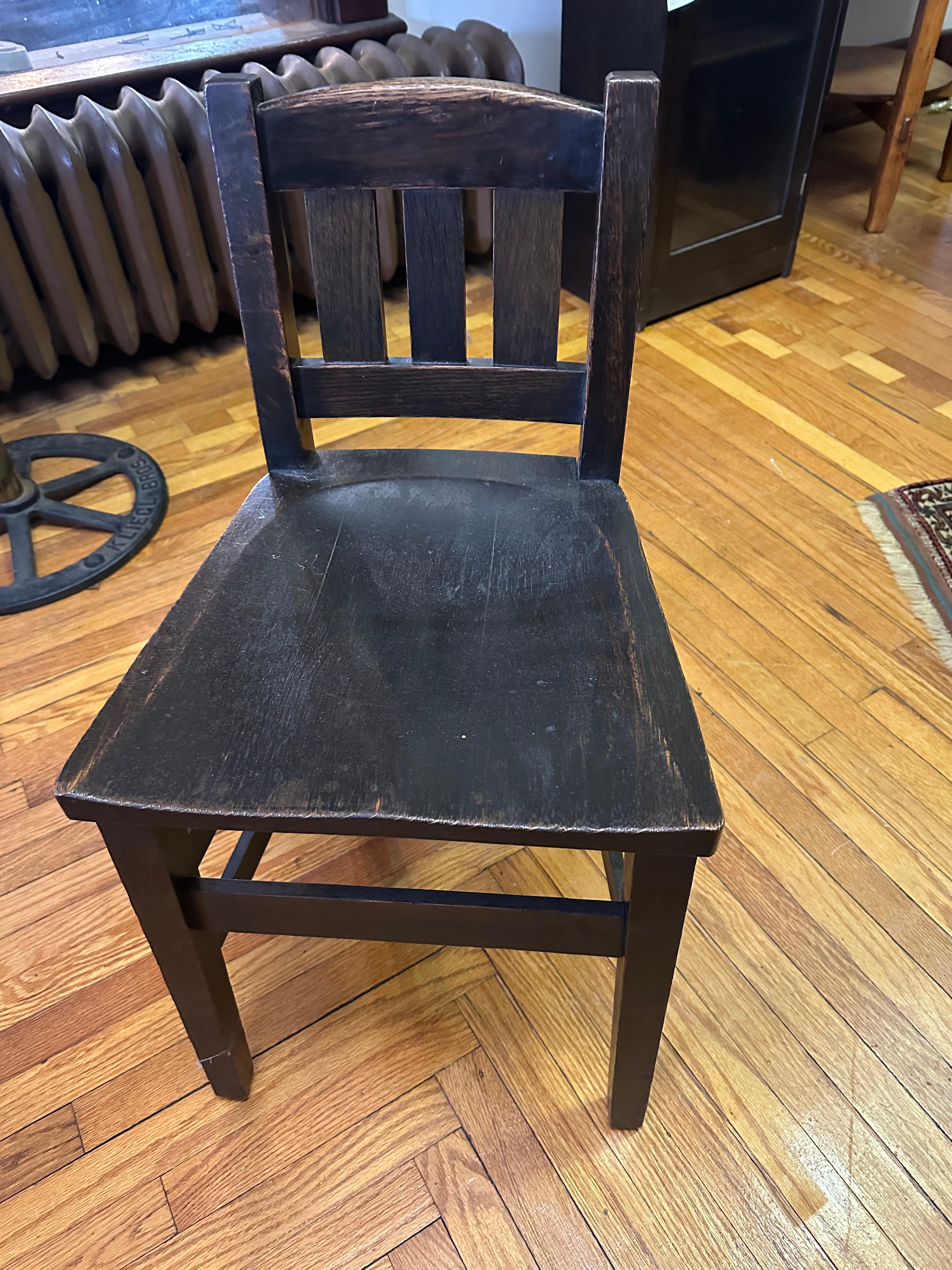 Antiker kleiner guter Stickley Brothers Schreibtischstuhl - W7262 im Angebot 1