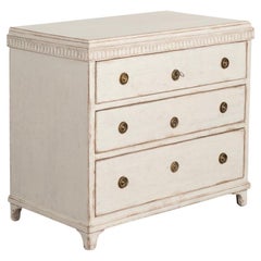 Antique Small Gustavian White Painted Chest of Drawers Sweden, circa 1820-1840