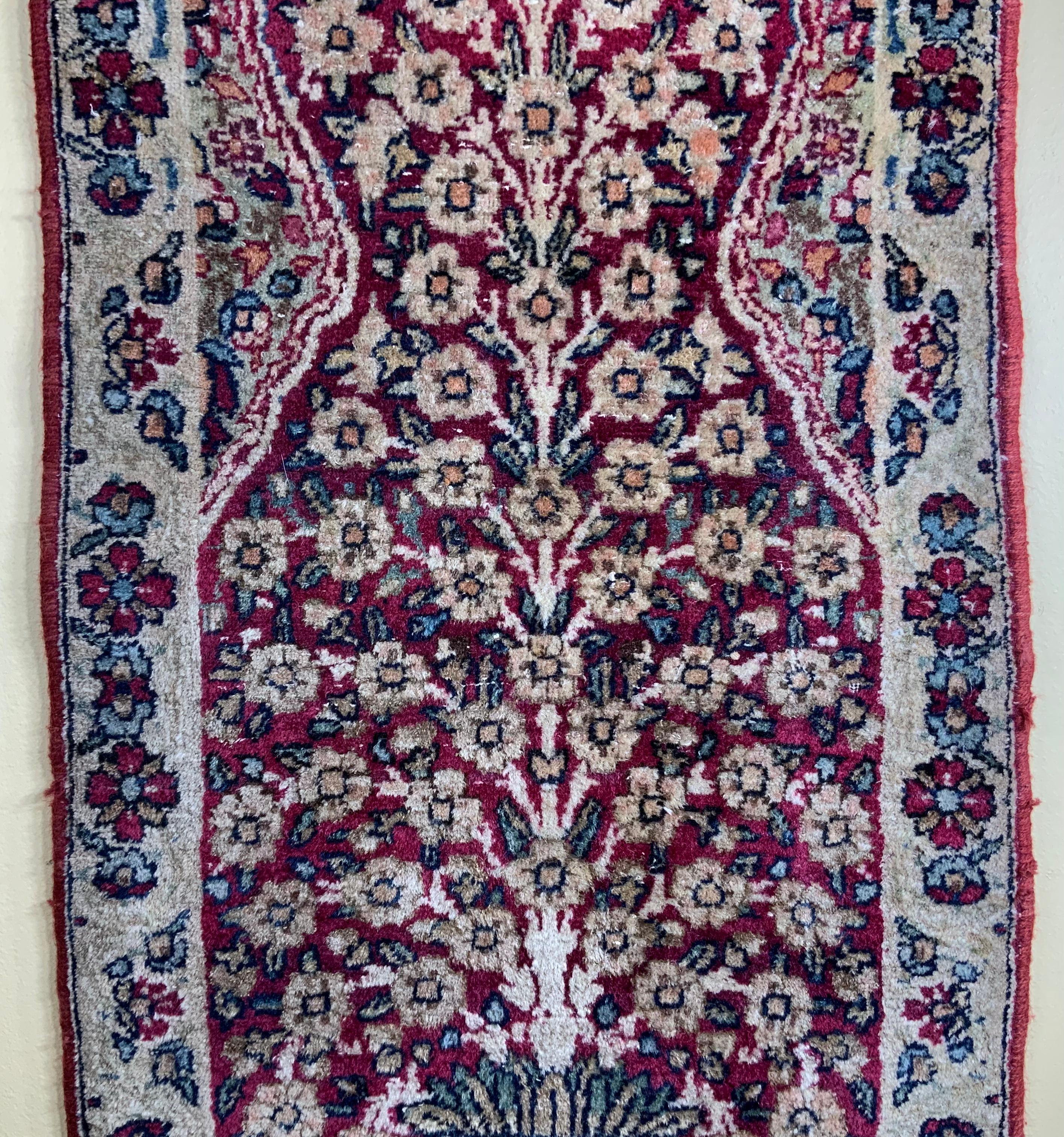 Antique Small Lavar Kerman Hand Woven Pictorial Rug In Good Condition For Sale In Delray Beach, FL