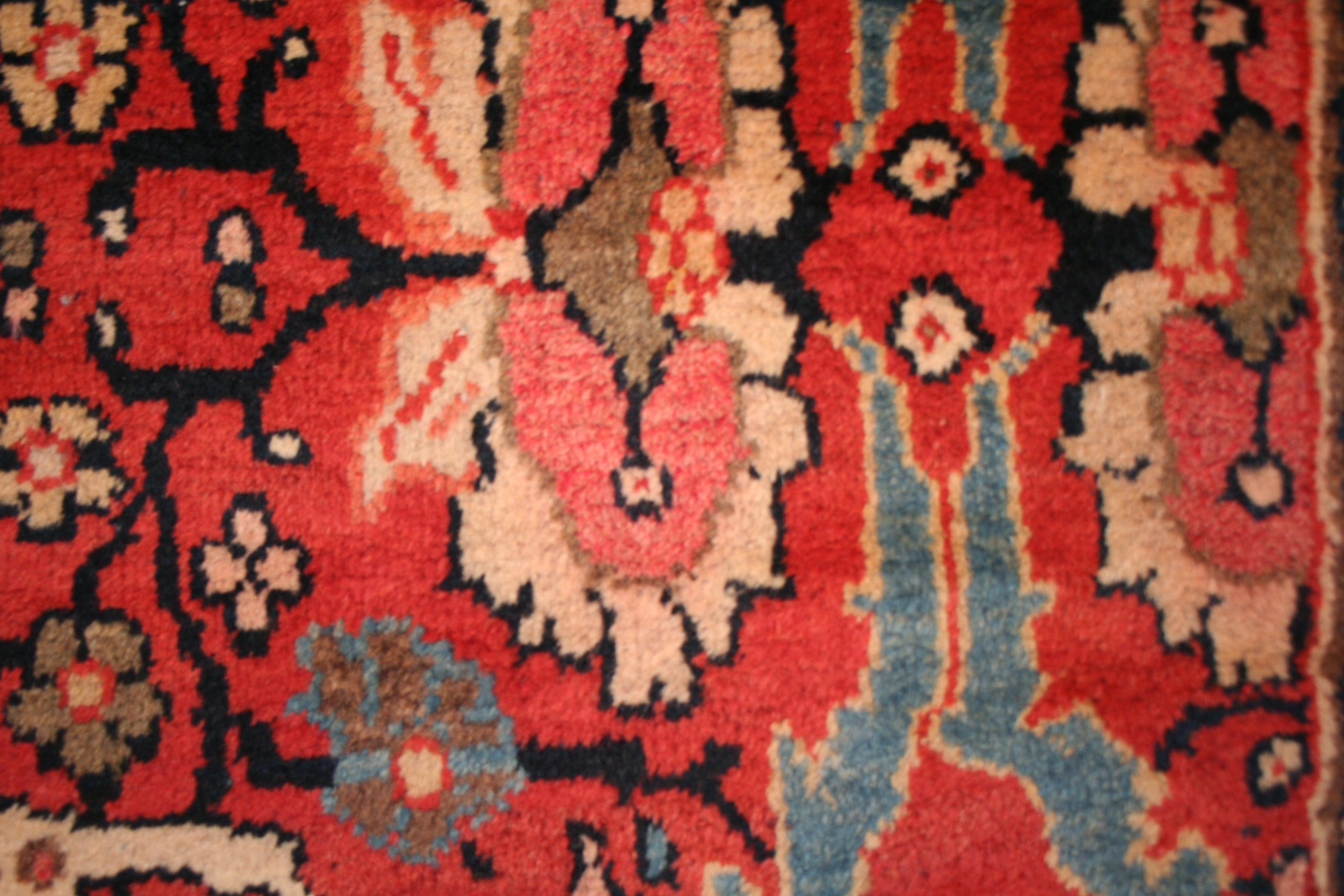 Antiker kleiner Mahal-Teppich mit großformatigem All-Over-Muster (Aserbaidschanisch) im Angebot