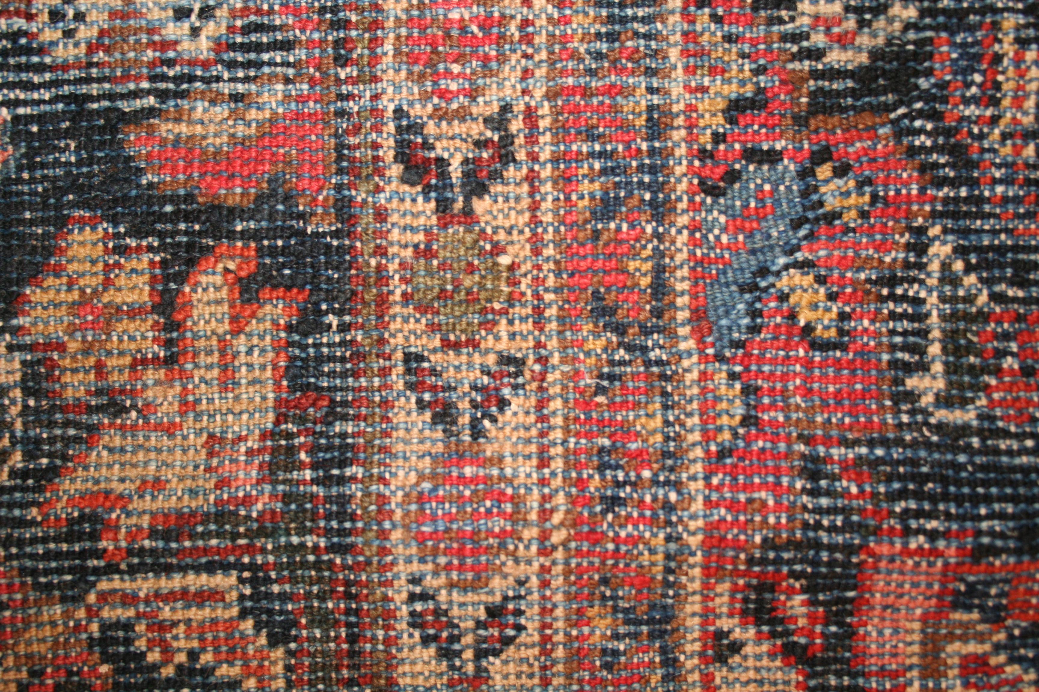 Antiker kleiner Mahal-Teppich mit großformatigem All-Over-Muster (Handgeknüpft) im Angebot
