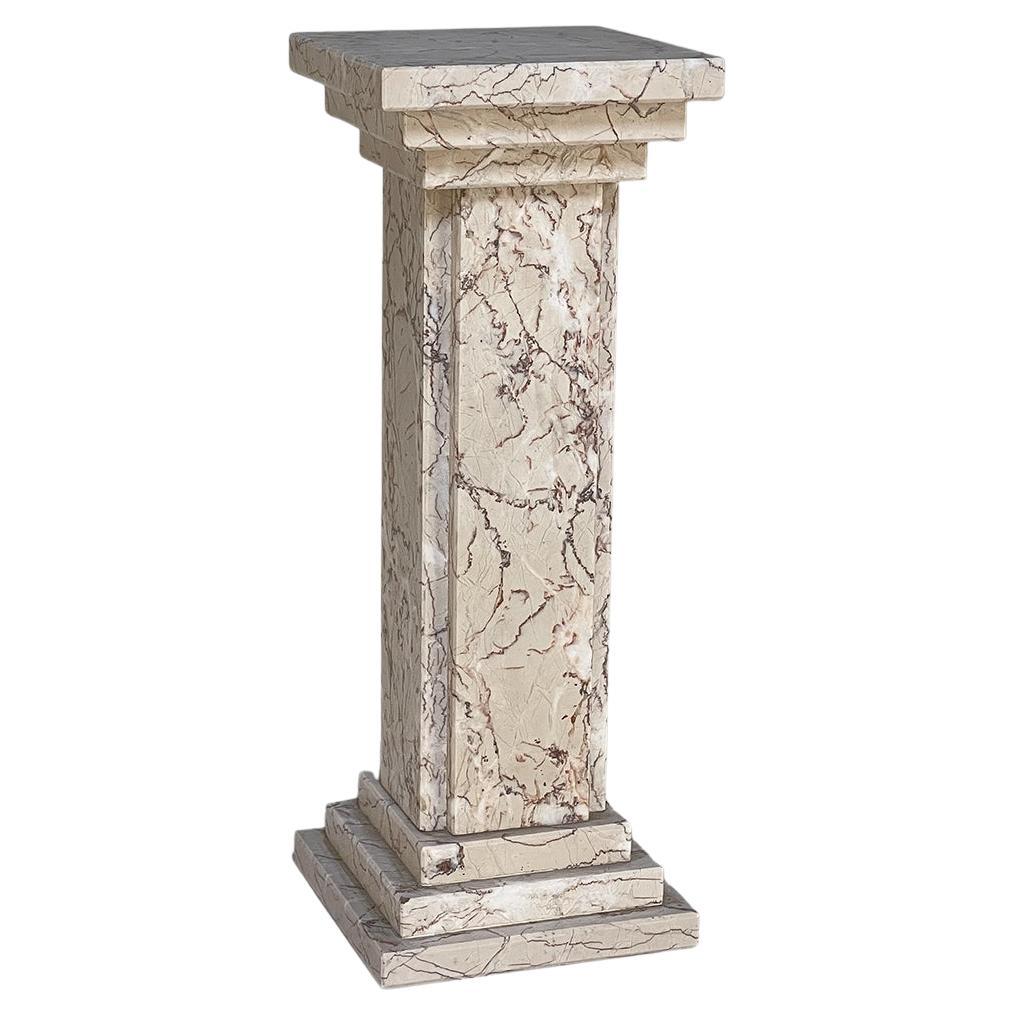Pedestal Neoclásico Antiguo de Mármol Pequeño