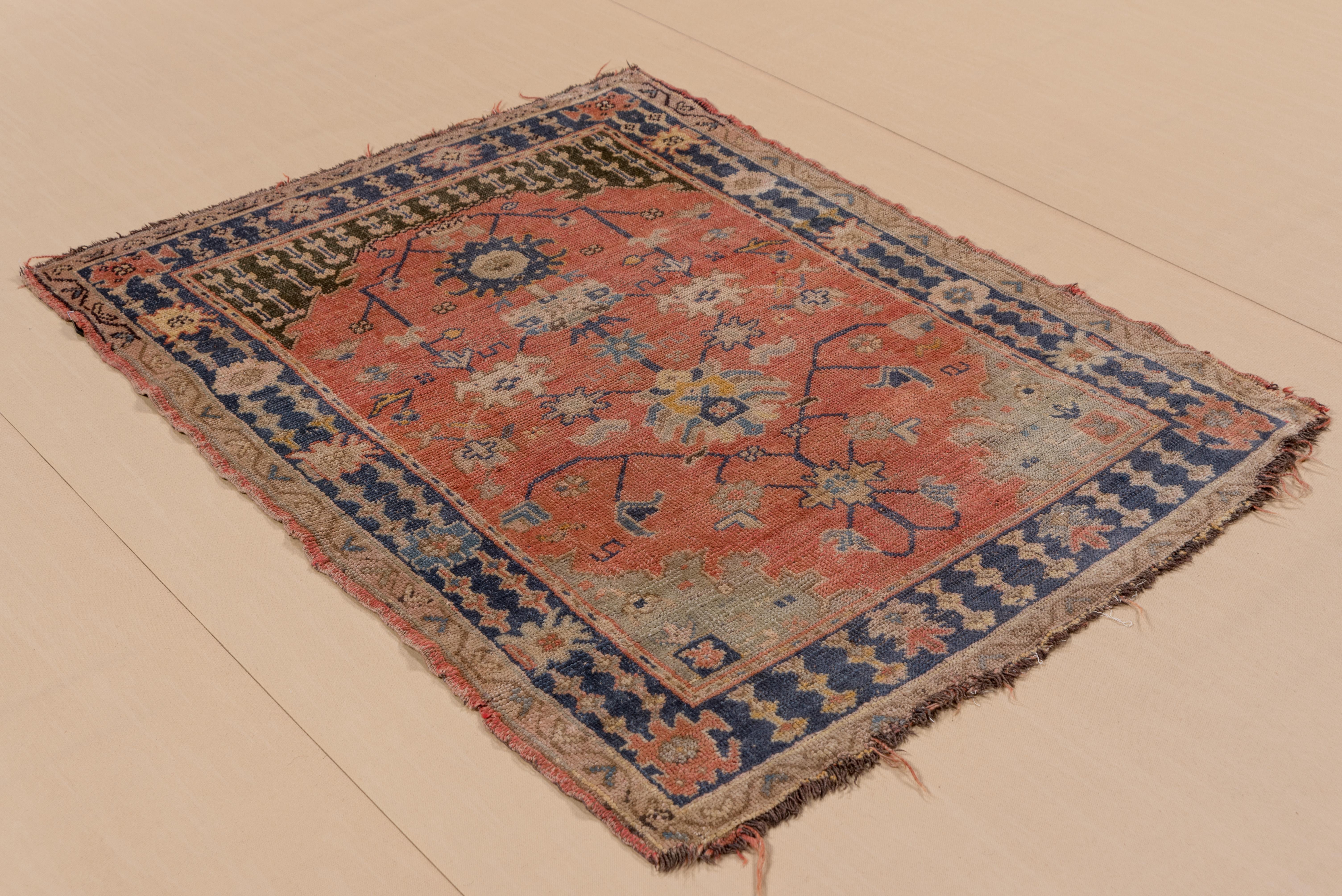 Antique Small Oushak Rug, circa 1910s In Good Condition In New York, NY