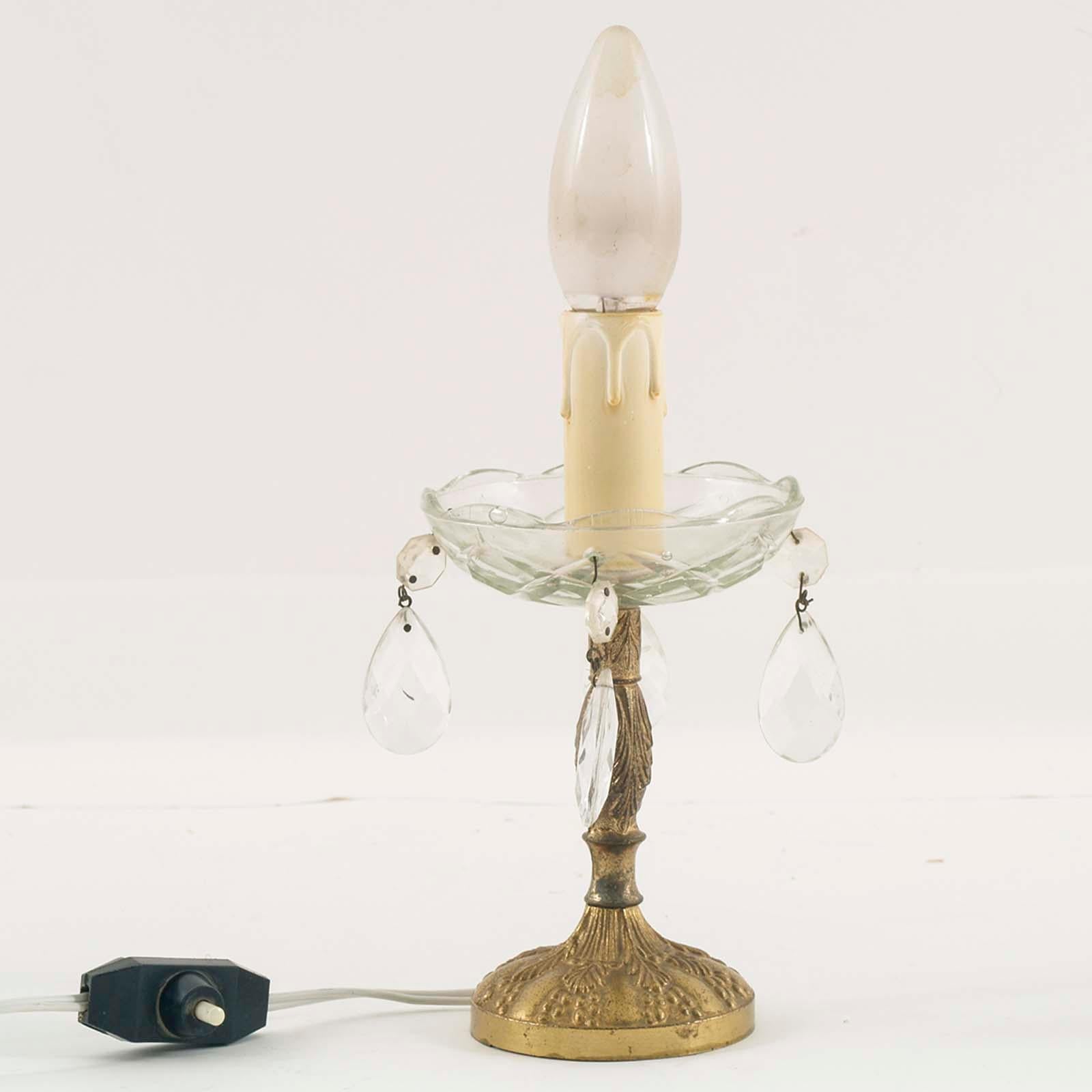Antikes kleines Paar Nachttischlampen im Jugendstil aus vergoldeter Bronze mit Anhänger aus Swarowski-Kristall und mit Feder graviertem Bohemia-Glas
