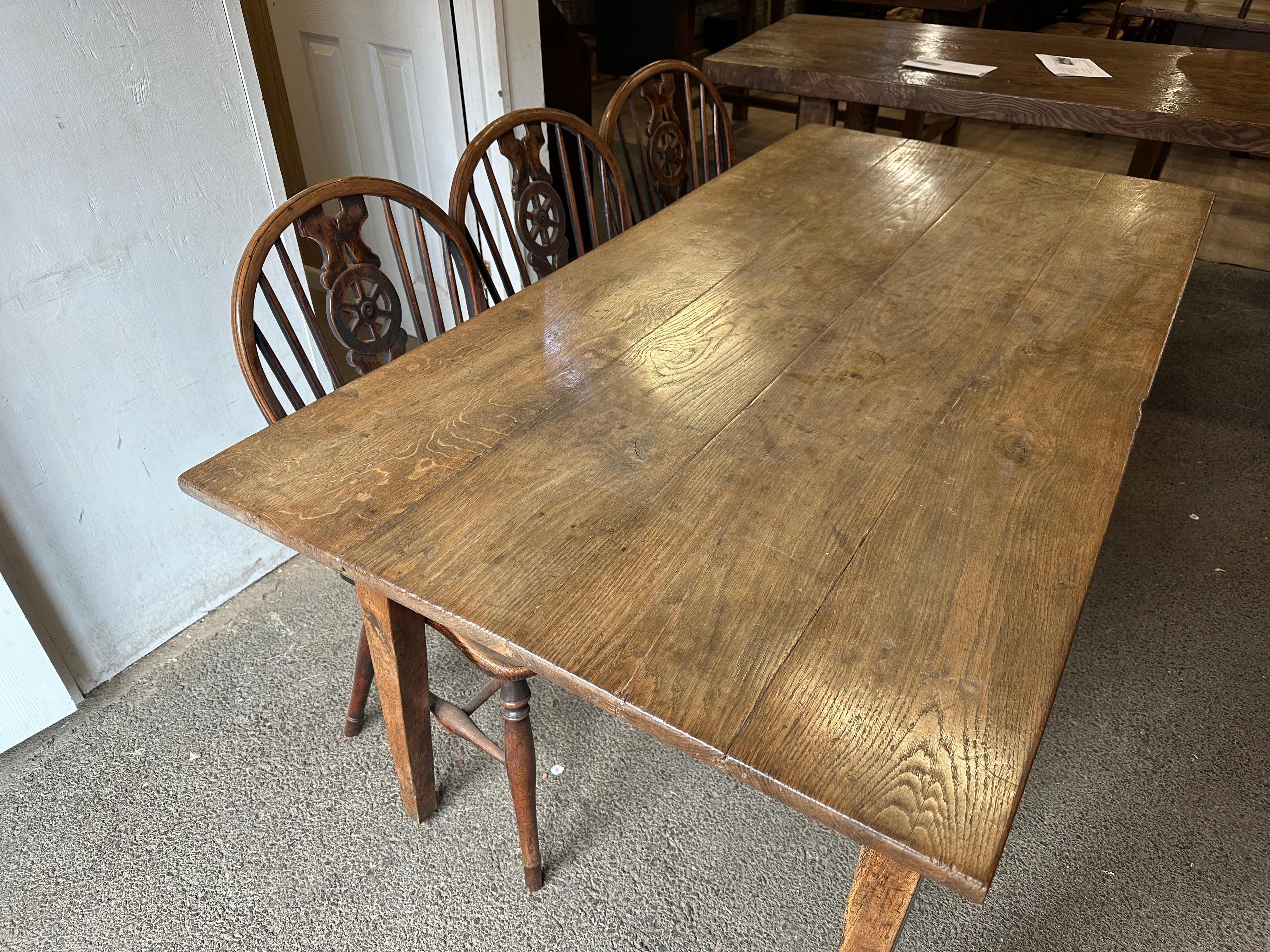 Mesa de granja antigua pequeña de roble pálido Hecho a mano en venta