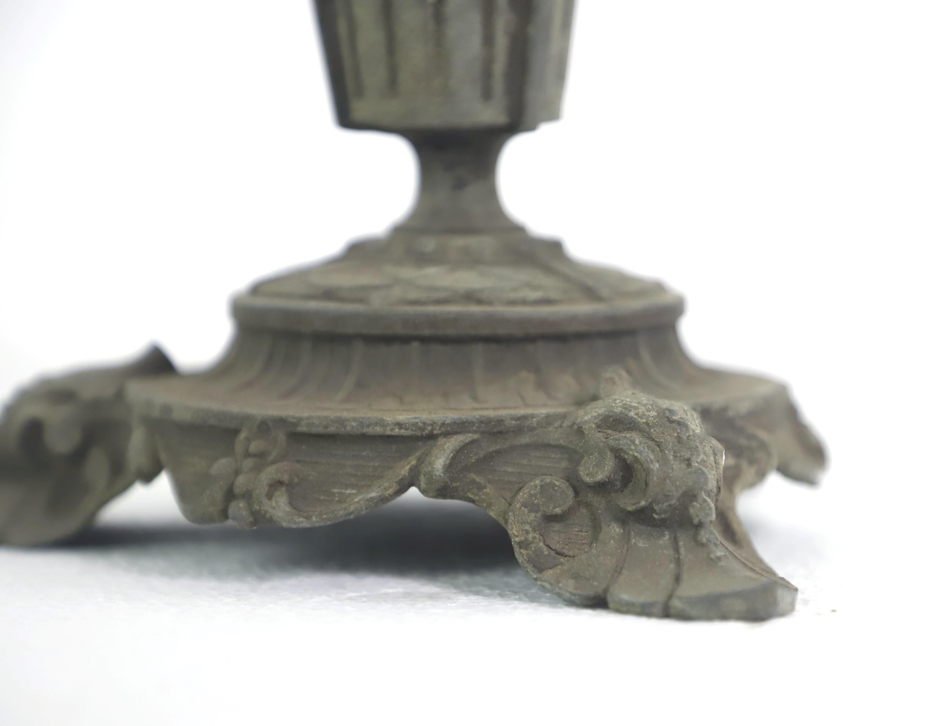Antique Small Single French Oil Lamp Stand or Planter In Good Condition For Sale In New York, NY