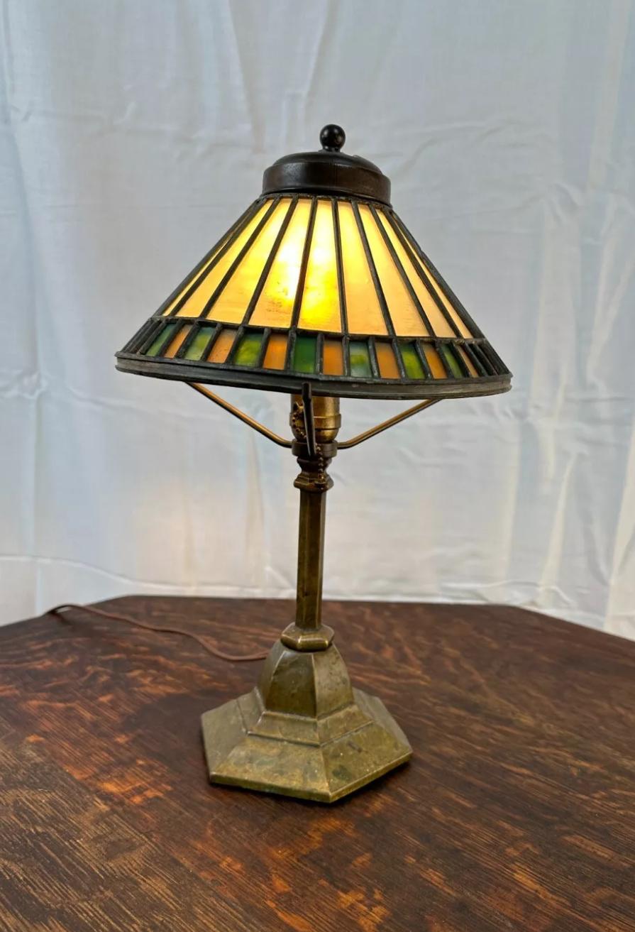Antique Small Table Lamp w/ Leaded Glass, Stickley-Roycroft era - W6090  SALE! In Good Condition In Shamokin Dam, PA