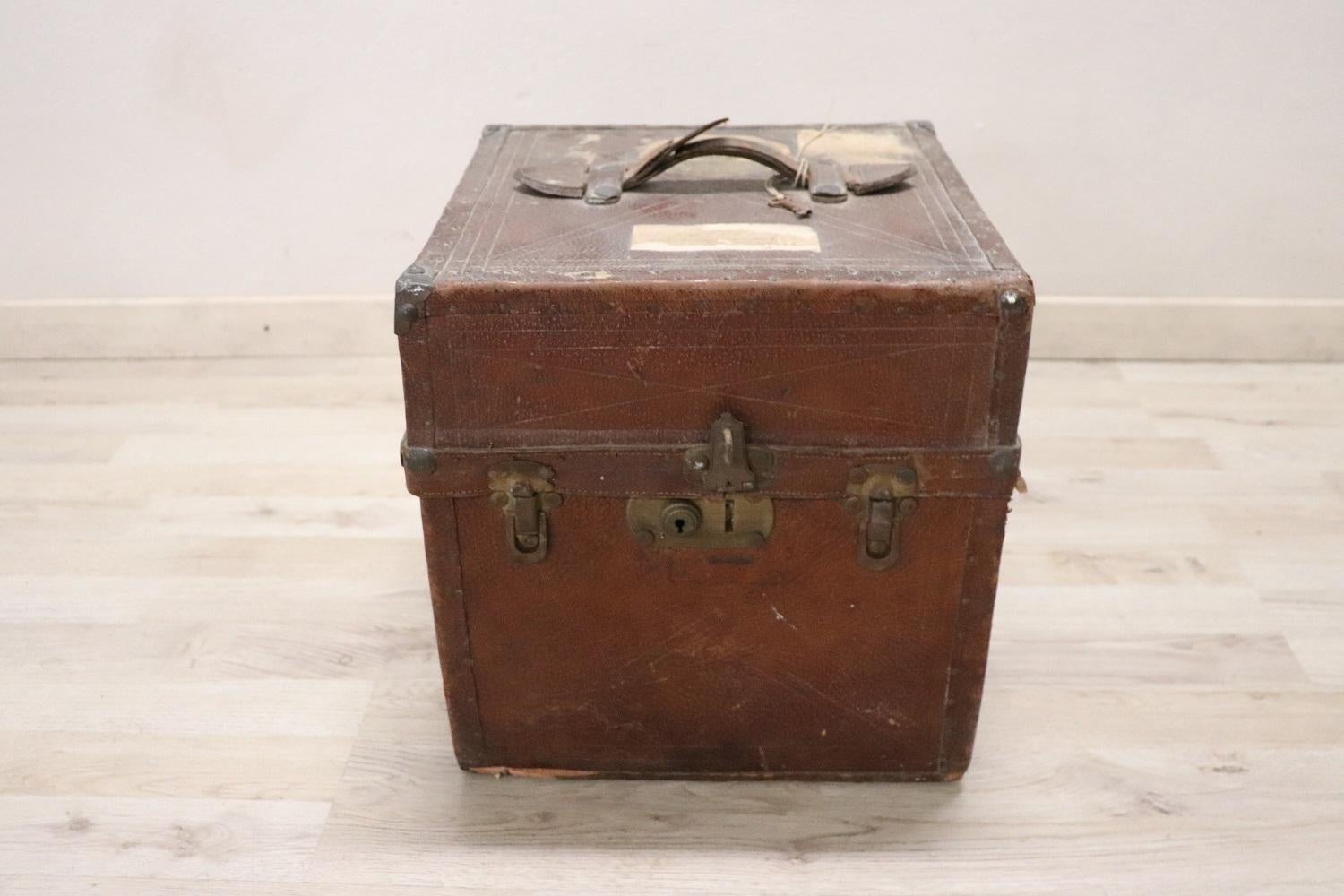 This small trunk bears witness to an important part of Italian history. A handwritten cartil certifies its belonging to an Italian senator and foreign minister Giovanni Battista Beverini born 10 July 1872 and died 28 November 1944. Beverini was an