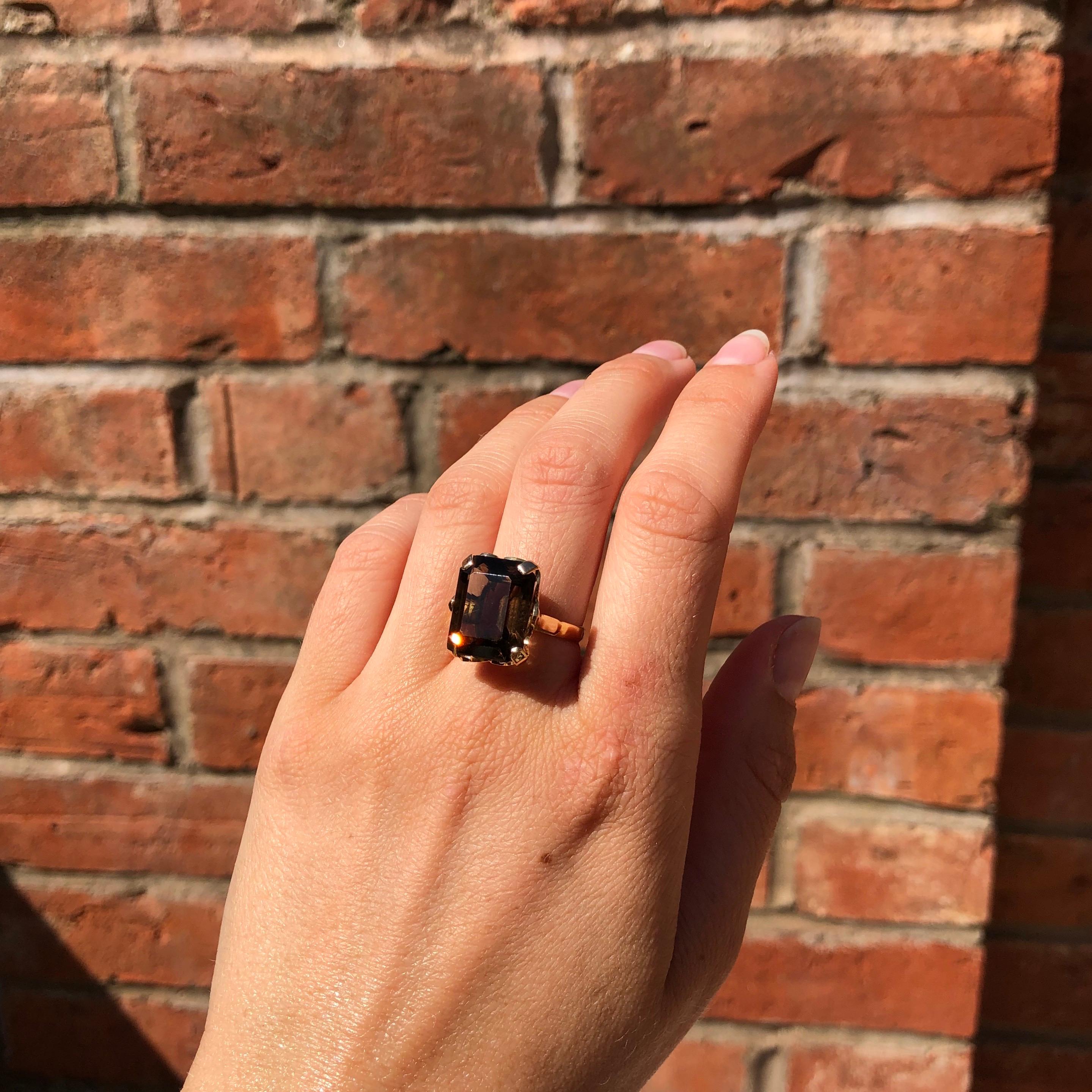 Women's Antique Smokey Quartz and 18 Carat Gold Cocktail Ring For Sale