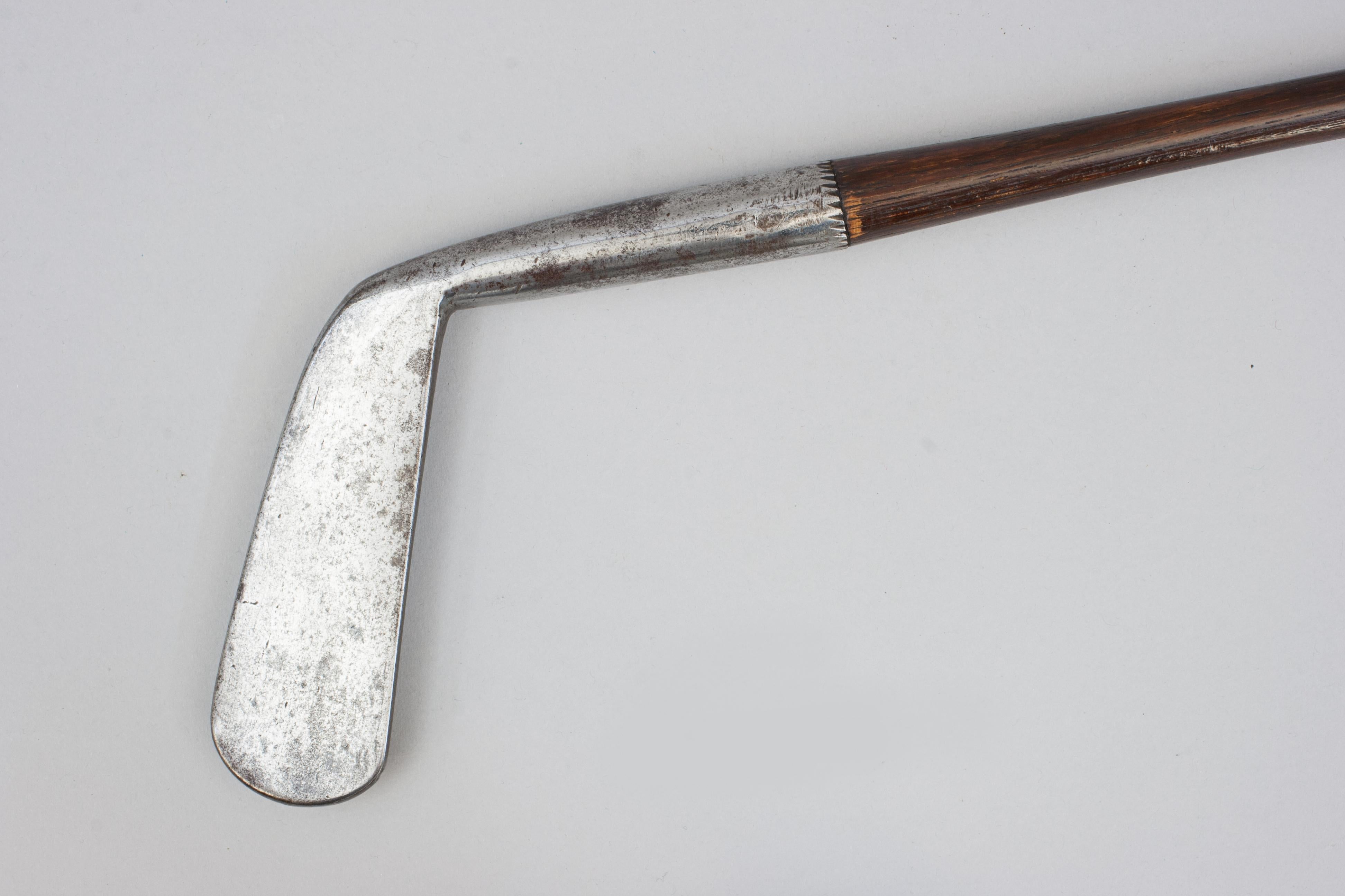 Antique Smooth Face Cleek, Golf Club In Good Condition For Sale In Oxfordshire, GB