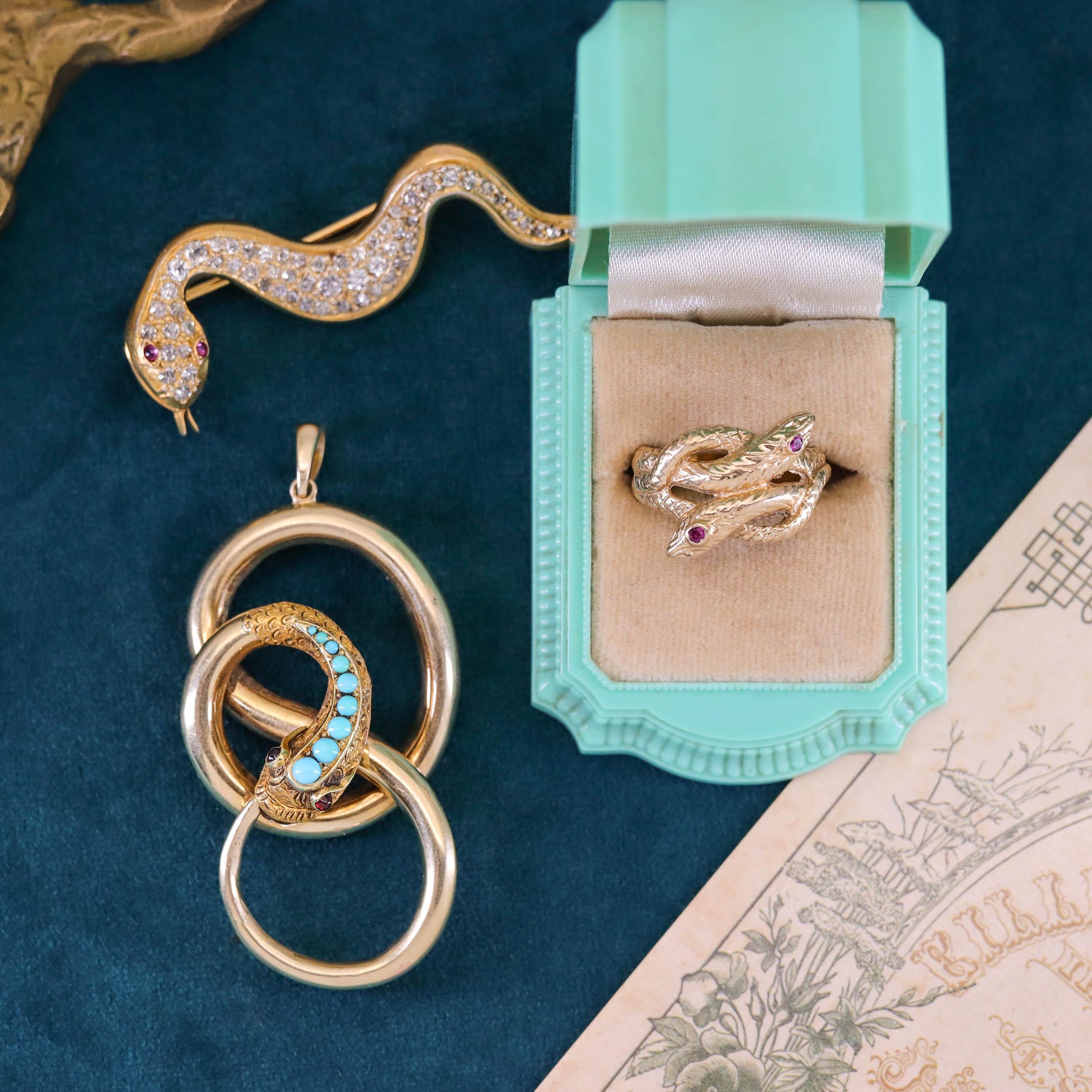 Antique Snake Pendant of 10k Gold For Sale 1