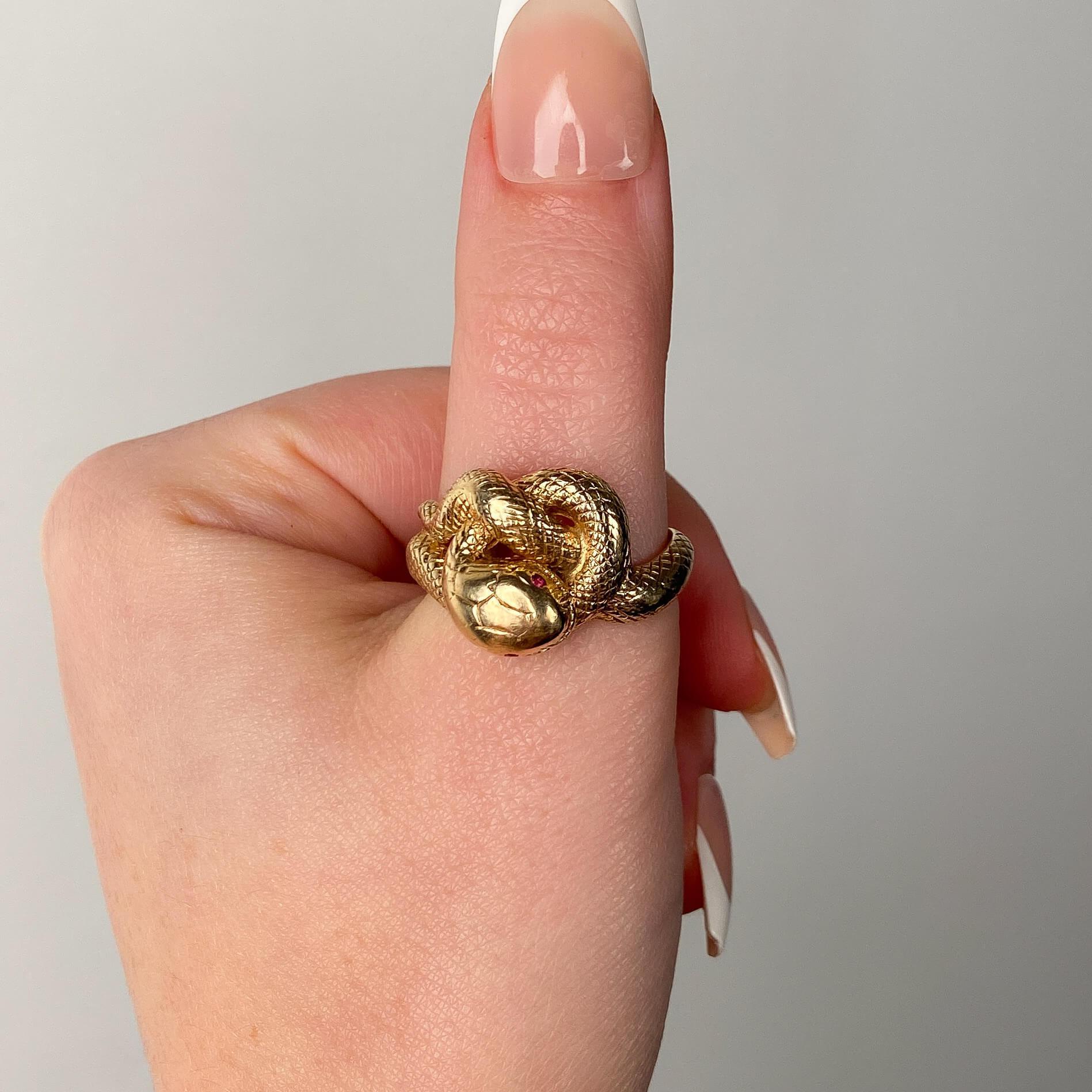 Anello antico a forma di serpente in oro 18 carati in vendita 2