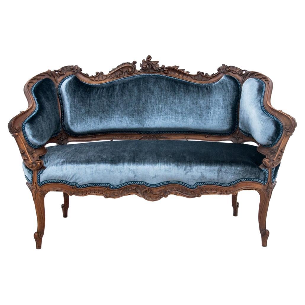 Antikes Sofa, Frankreich, spätes 19. Jahrhundert. Nach der Renovierung.