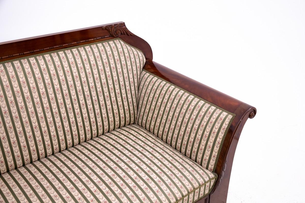 Noyer Canapé antique de la fin du XIXe siècle, Europe du Nord. en vente